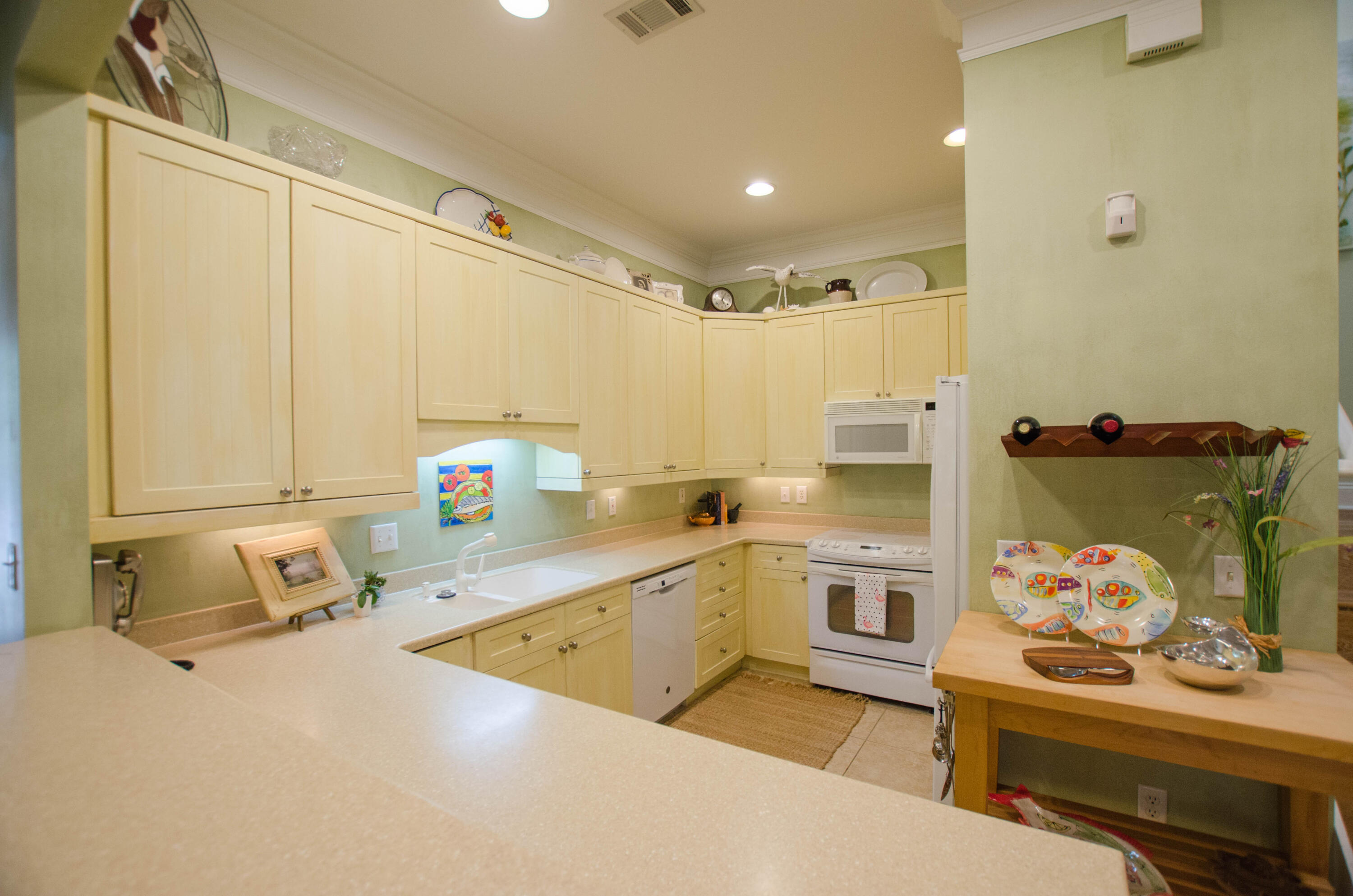 FAIRWAY VILLAS - Residential