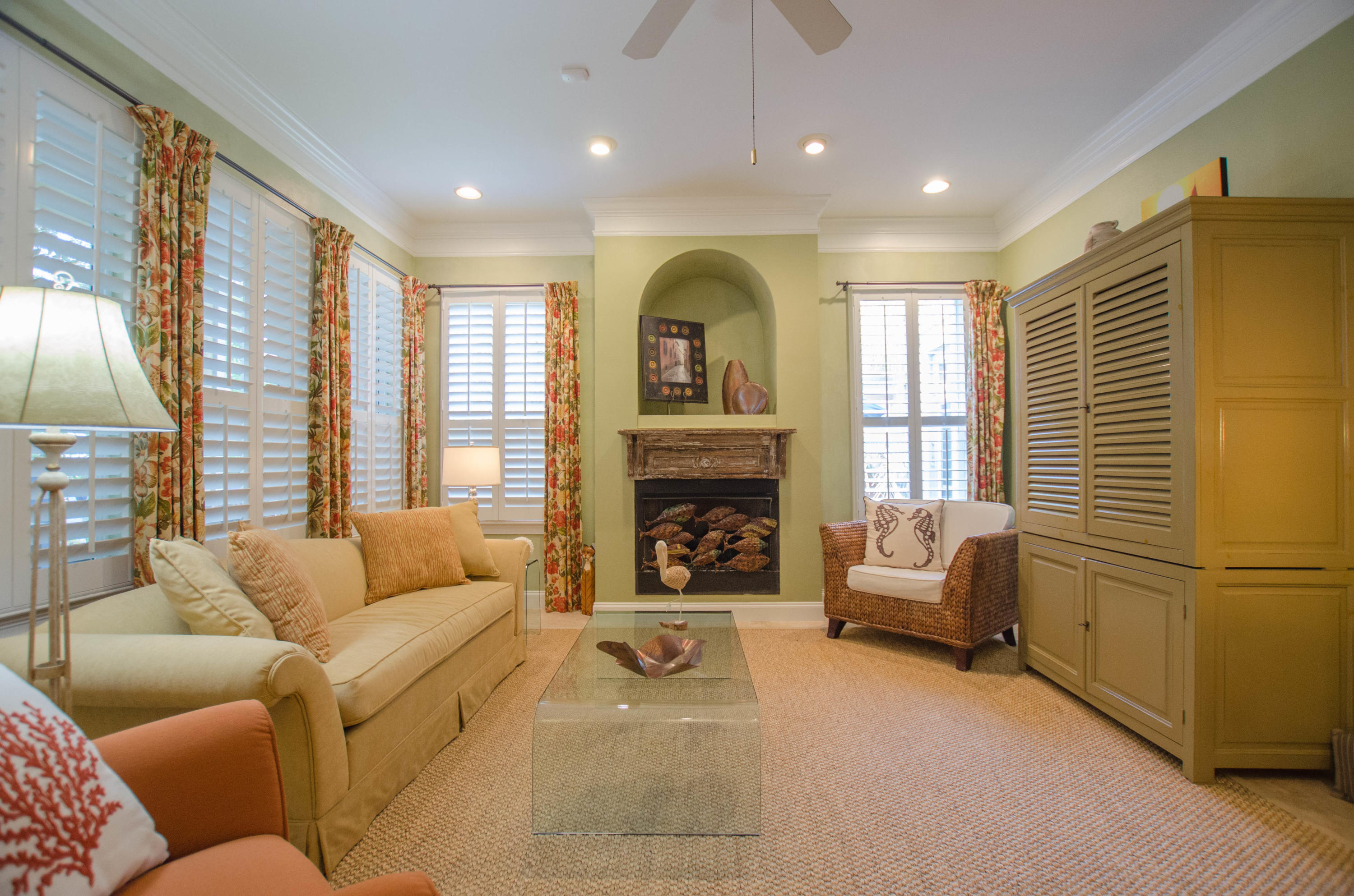 FAIRWAY VILLAS - Residential