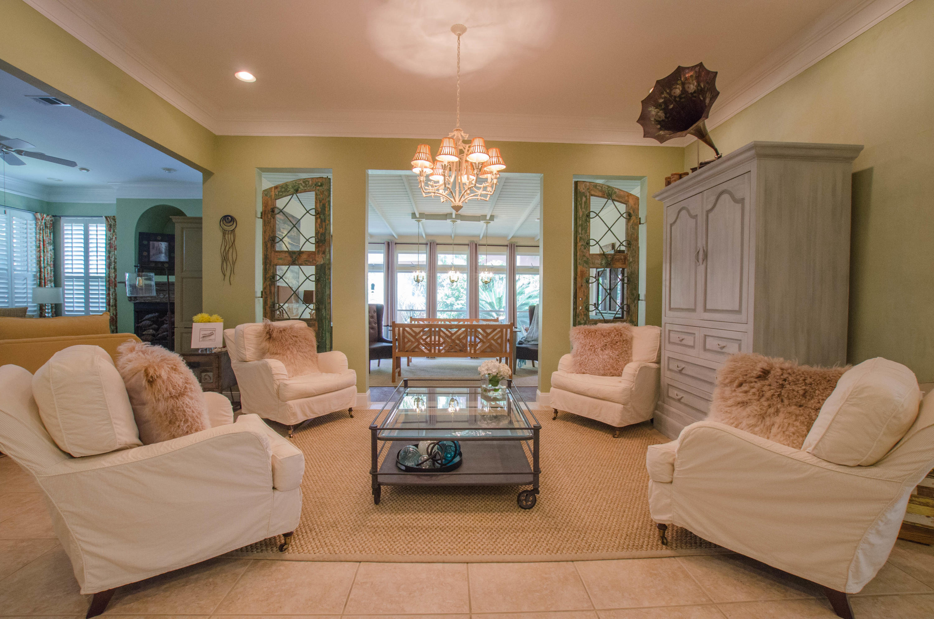 FAIRWAY VILLAS - Residential