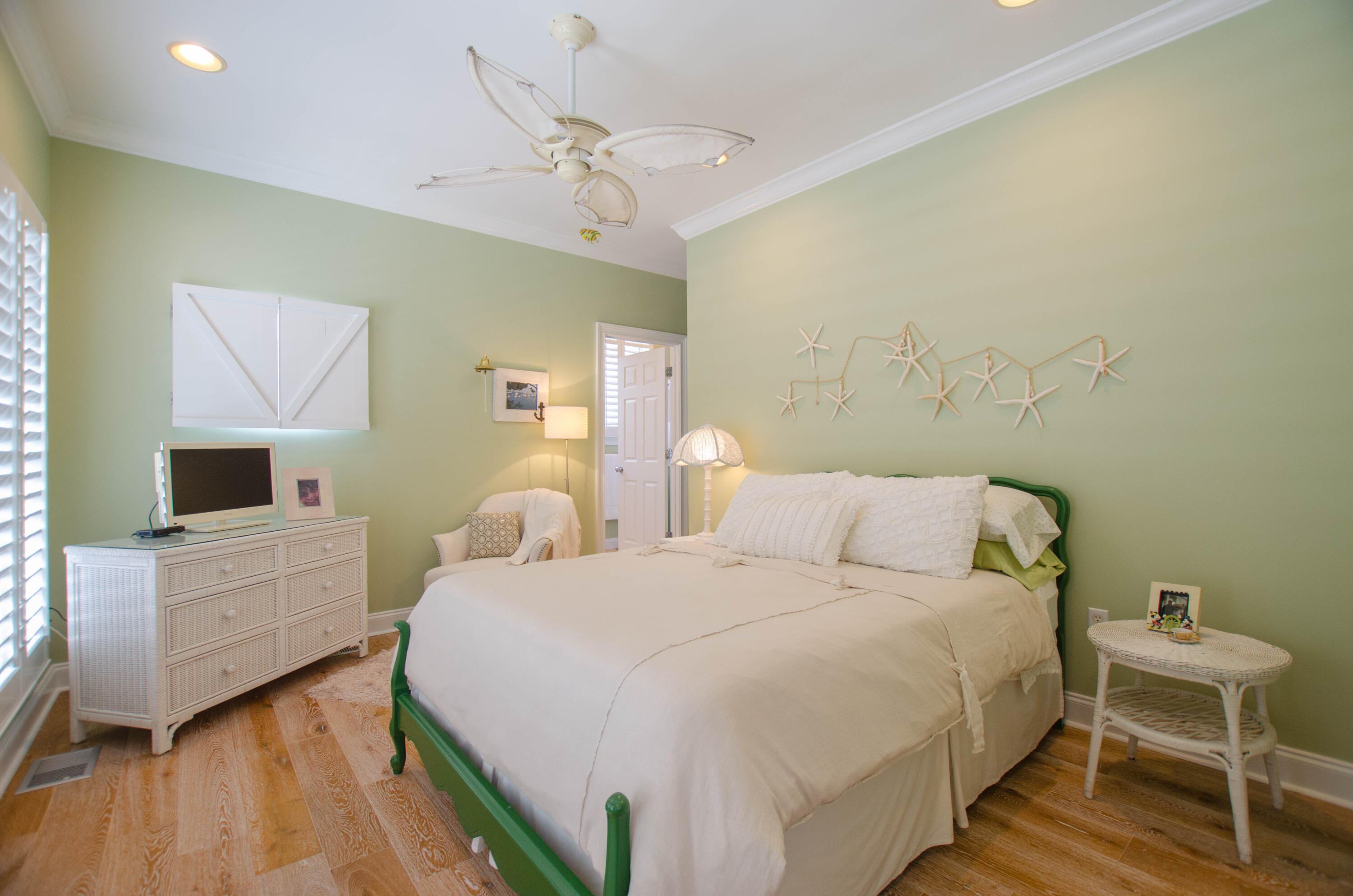 FAIRWAY VILLAS - Residential