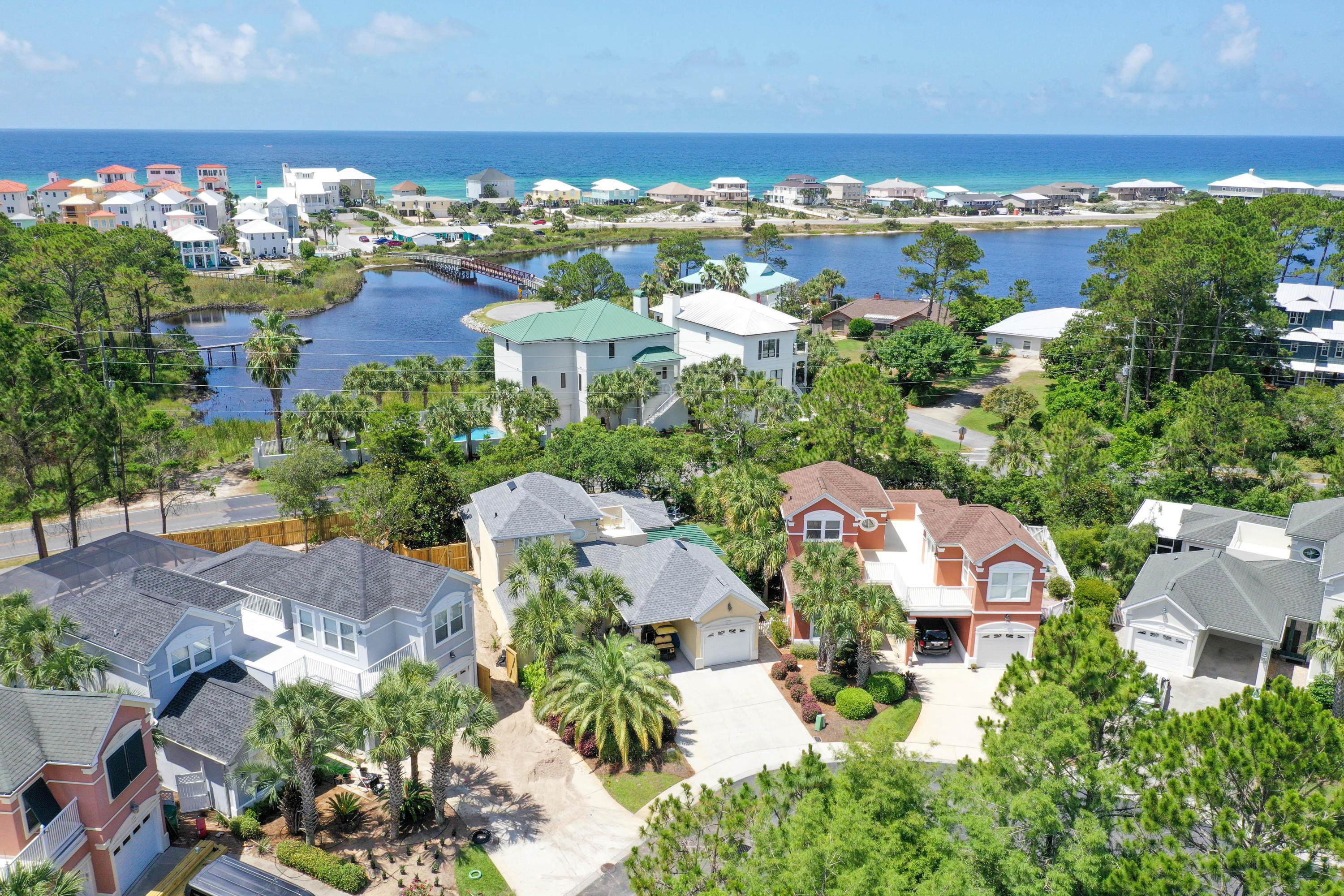 FAIRWAY VILLAS - Residential