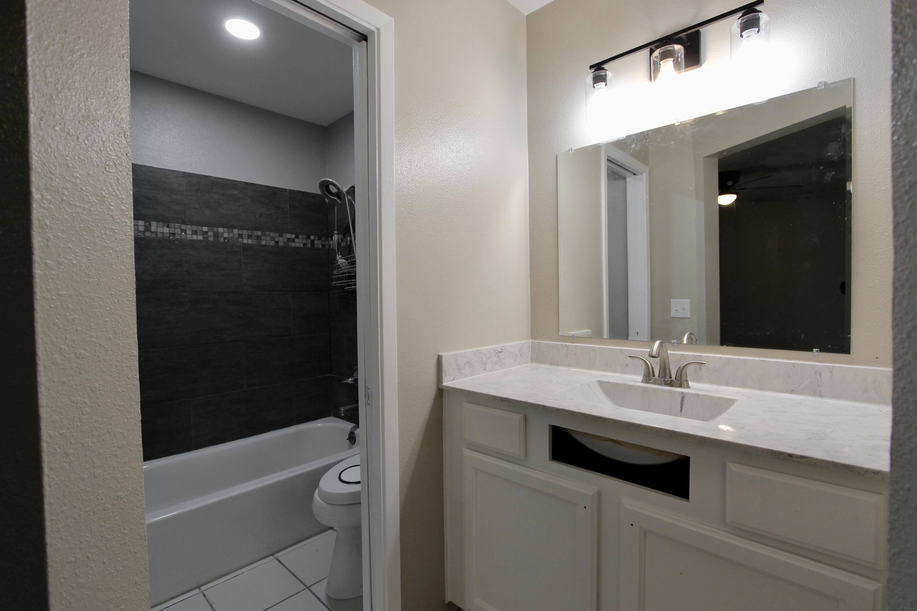 SWIFT BAYOU T/H - Residential Lease