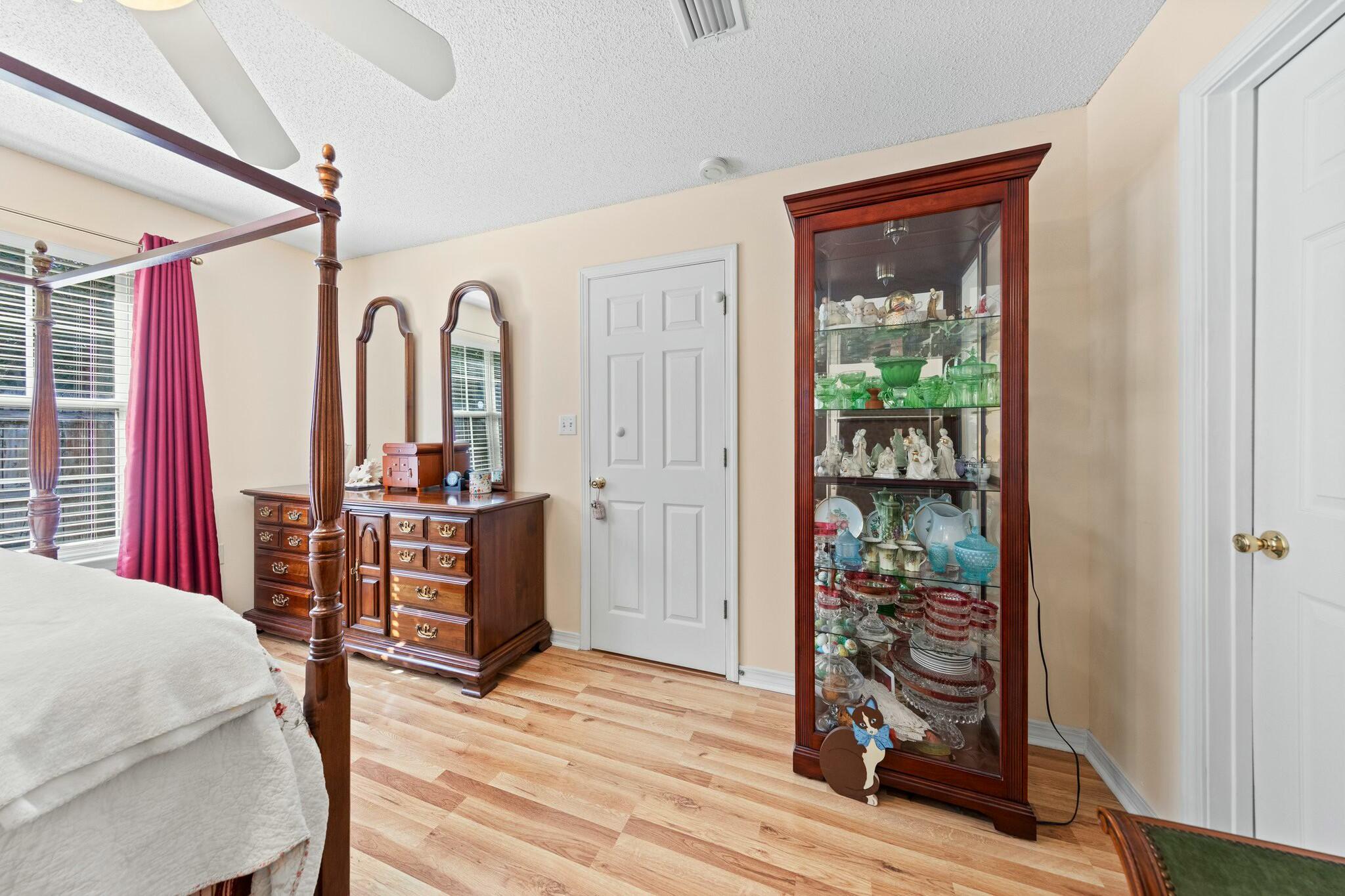 OAK PARK ESTATES - Residential