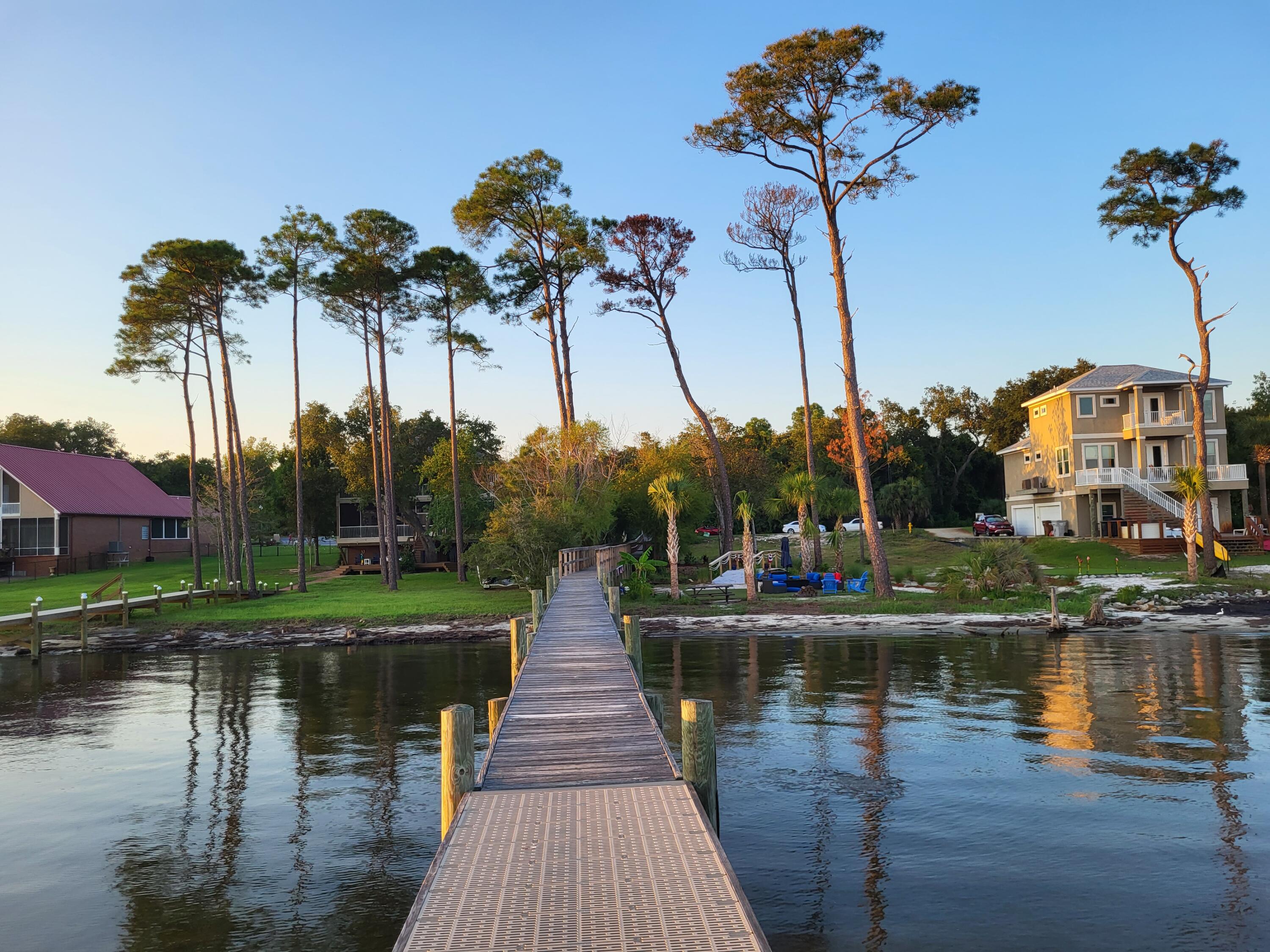 MAGNOLIA HARBOR - Land