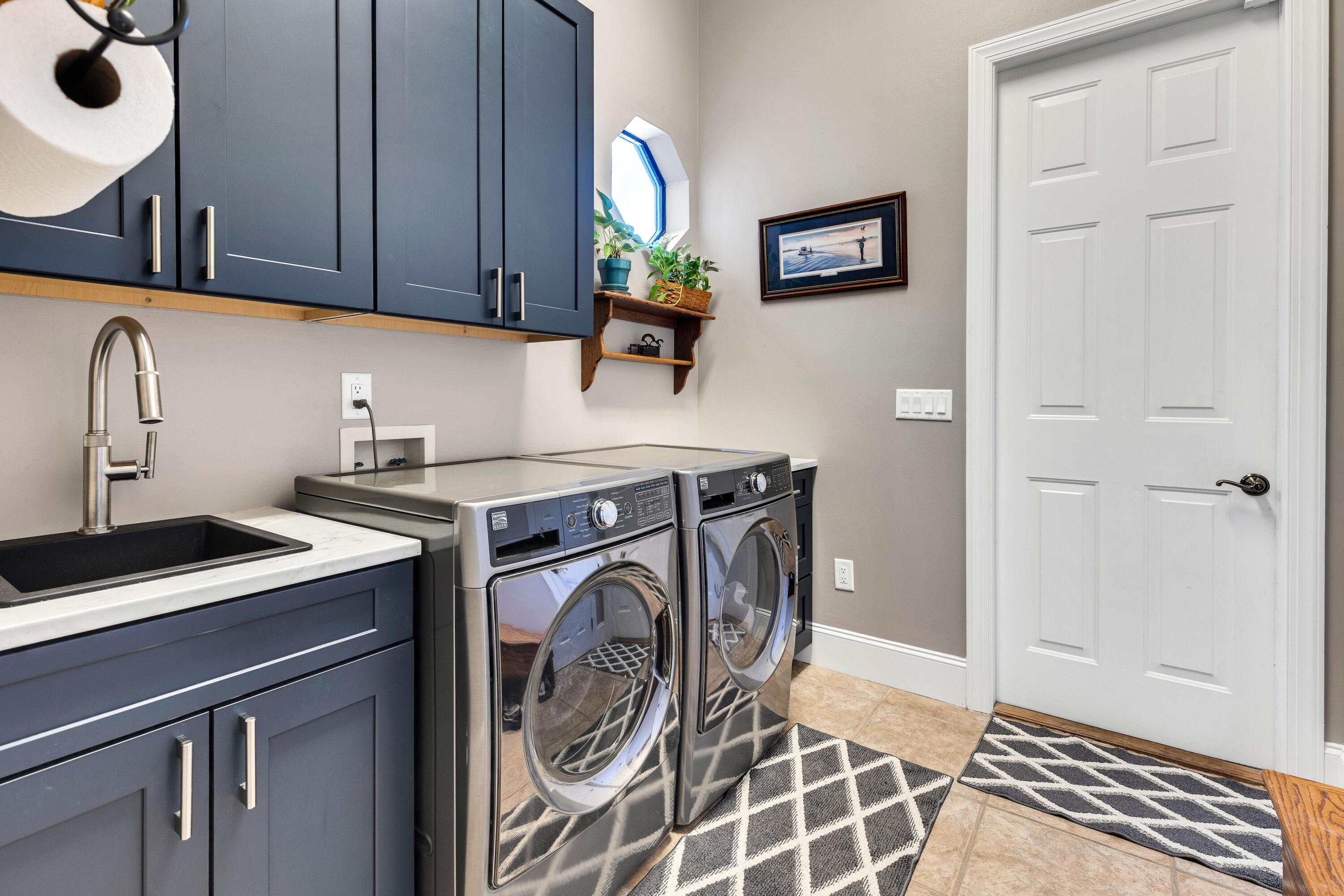 EMERALD BAY PH 1-B - Residential