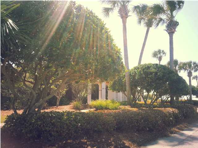 PARADISE BY THE SEA - Land