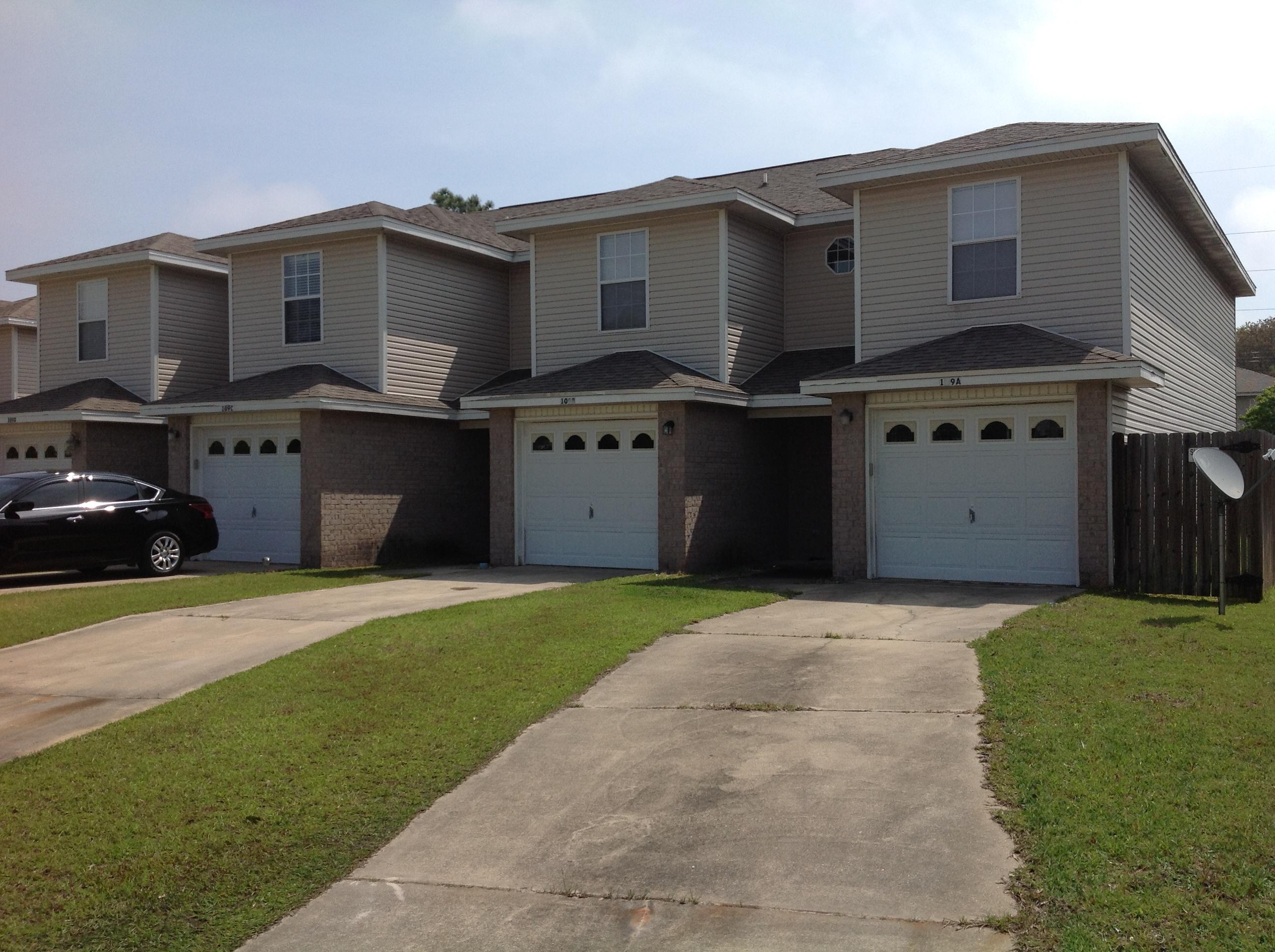 Are you looking for a move in ready property? If so, ''Here it is''. Perfect for someone moving into the area that does not want to spend the time with repairs. This property is competitively priced as well. New in 2006, This Townhome has been recently renovated with new carpet and paint throughout. Complete with all appliances. Good as new. Great Central Location to shopping and both Hulbert and Eglin.