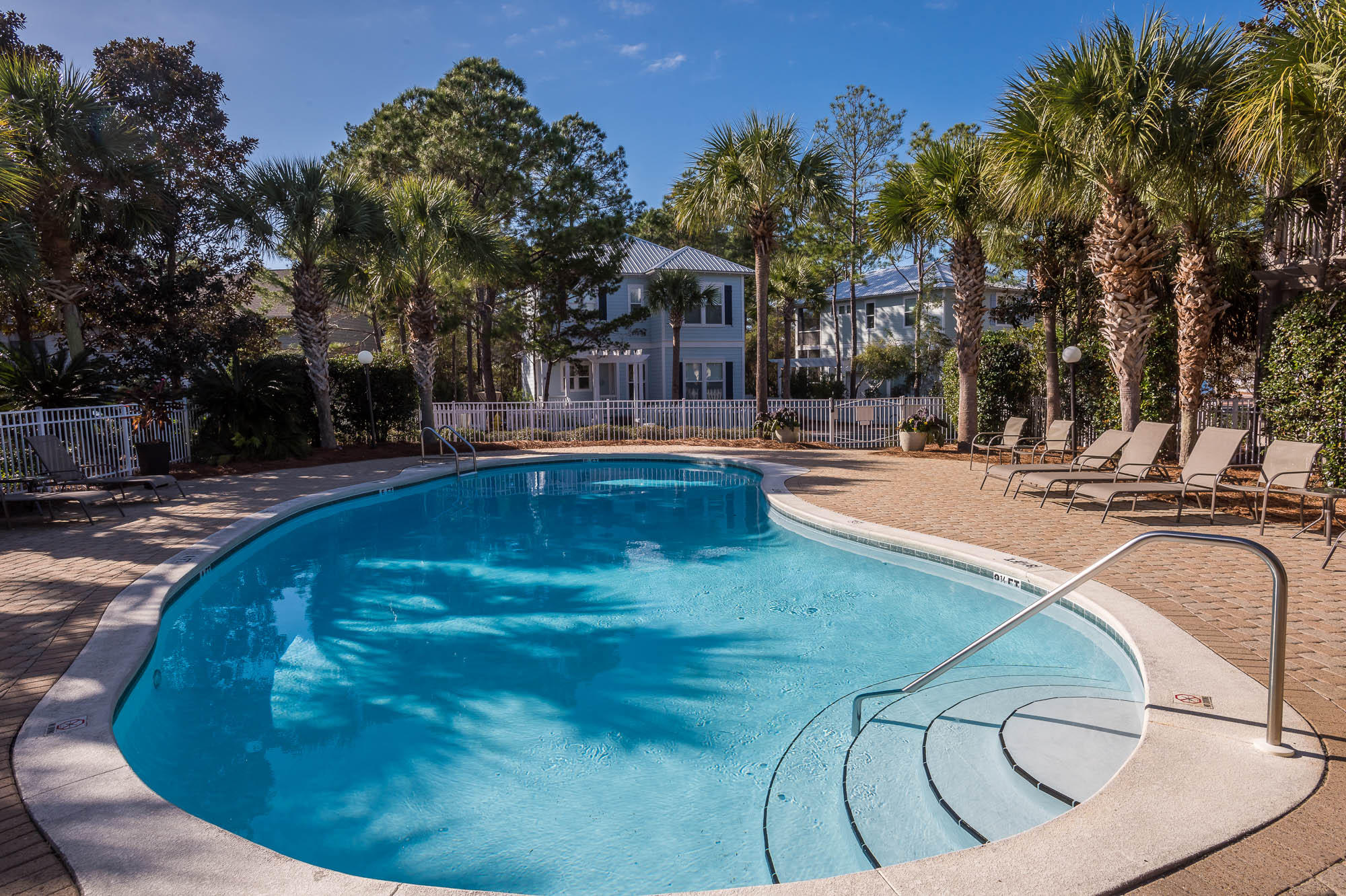 CASSINE VILLAGE - Residential