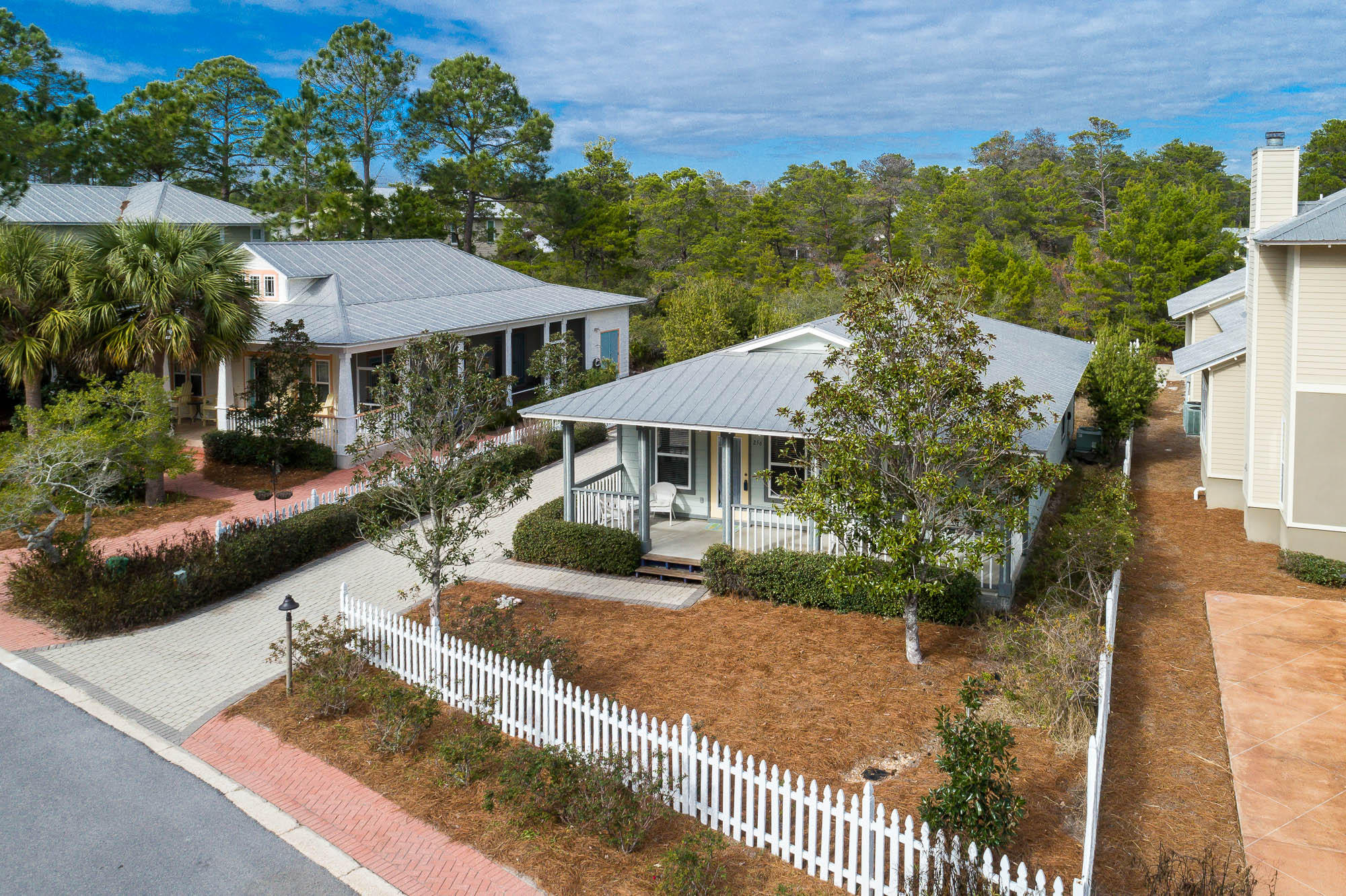 CASSINE VILLAGE - Residential