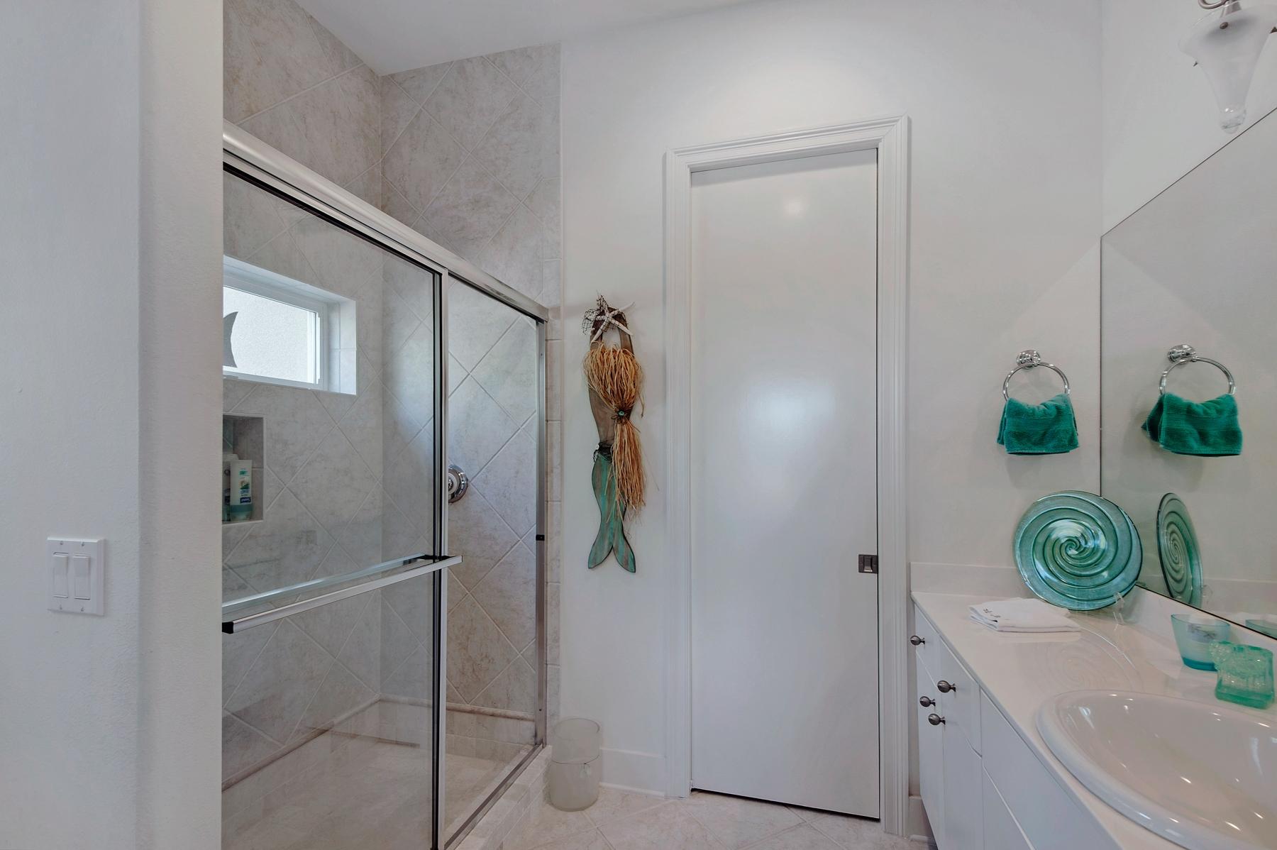 BURNT PINE - Residential