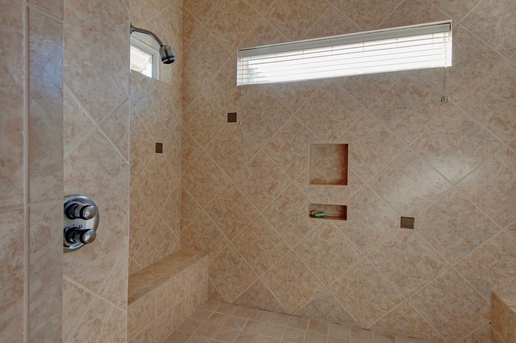 BURNT PINE - Residential