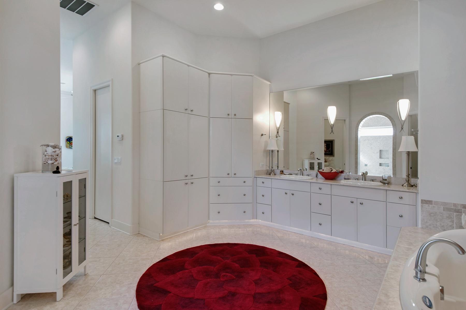 BURNT PINE - Residential