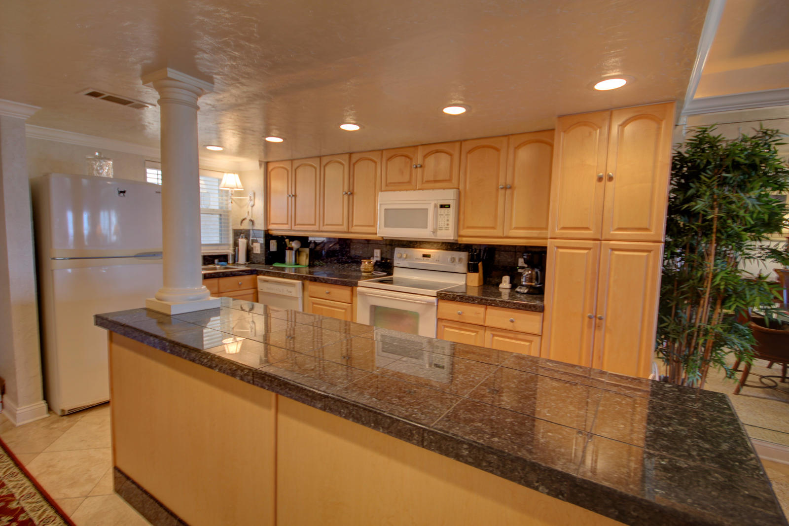 EL MATADOR CONDO - Residential