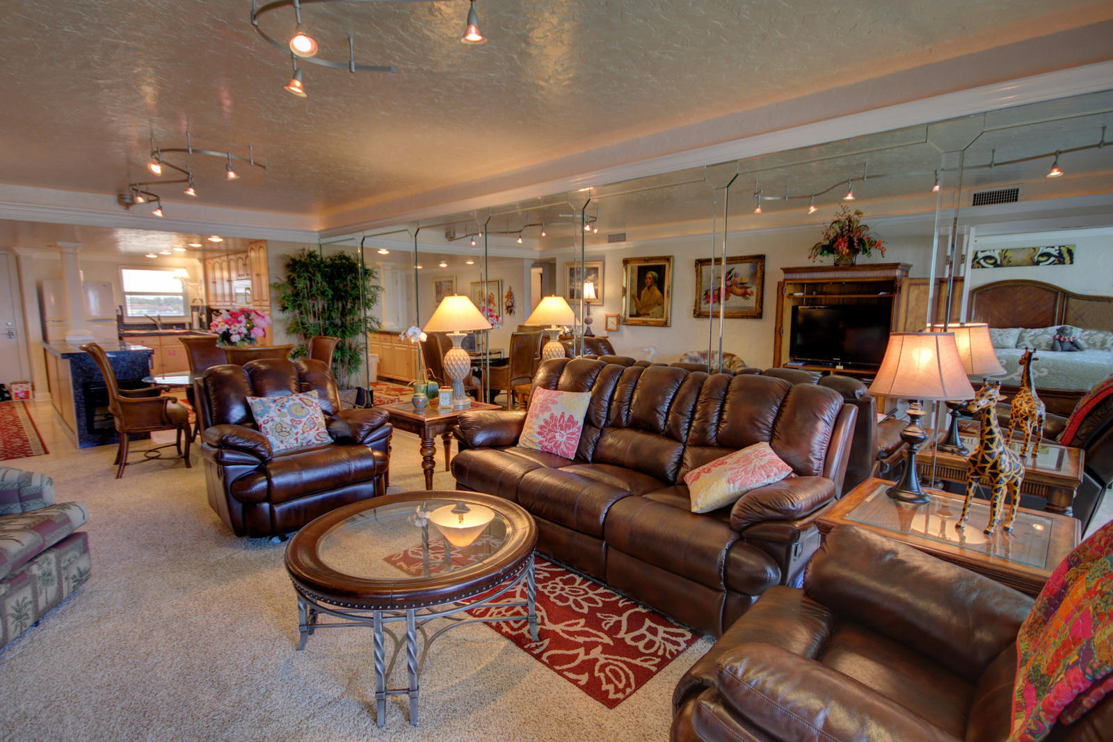 EL MATADOR CONDO - Residential