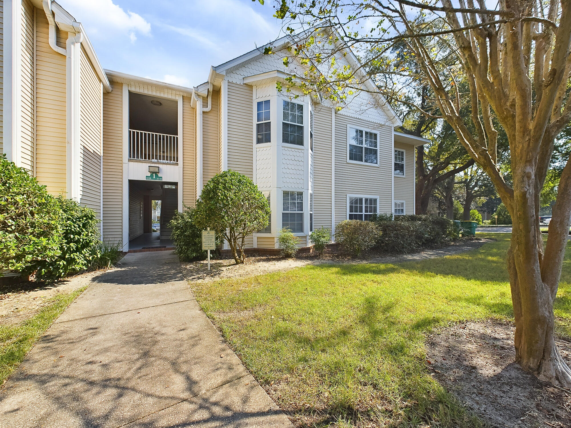 Check out the 3D Virtual Tour!VA APPROVED COMPLEX Rare opportunity to own a completely renovated FIRST-floor 2-bedroom, 2-bath unit in the serene Oaks community in Niceville! The living room features a large bay window with natural light, and a well-appointed kitchen is outfitted with beautiful white shaker cabinets, granite countertops and stainless steel Frigidaire appliances.  This move-in ready unit is low-maintenance and comfortable with an updated A/C (2021), newer HWH, stacked LG washer and dryer, LVP flooring throughout, extra cabinets and custom closets. The Oaks provides great amenities, including a community pool, gazebos, BBQ/picnic areas, and more. HOA fees cover a master insurance policy, basic cable TV, trash, grounds maintenance, exterior maintenance, and accounting making it an ideal investment property.  Prime location near Eglin AFB, Ruckel Middle School, Edge Elementary, Niceville High School, NWFSC, hospital, and the white sandy beaches of Destin.