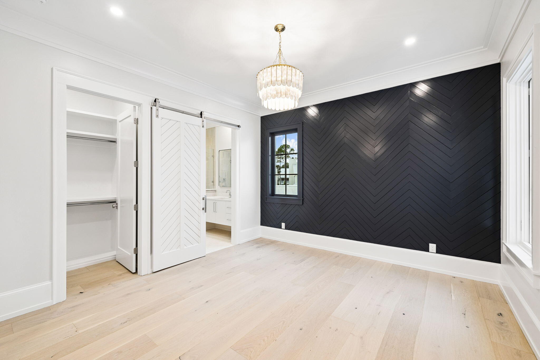 CHURCHILL OAKS - Residential
