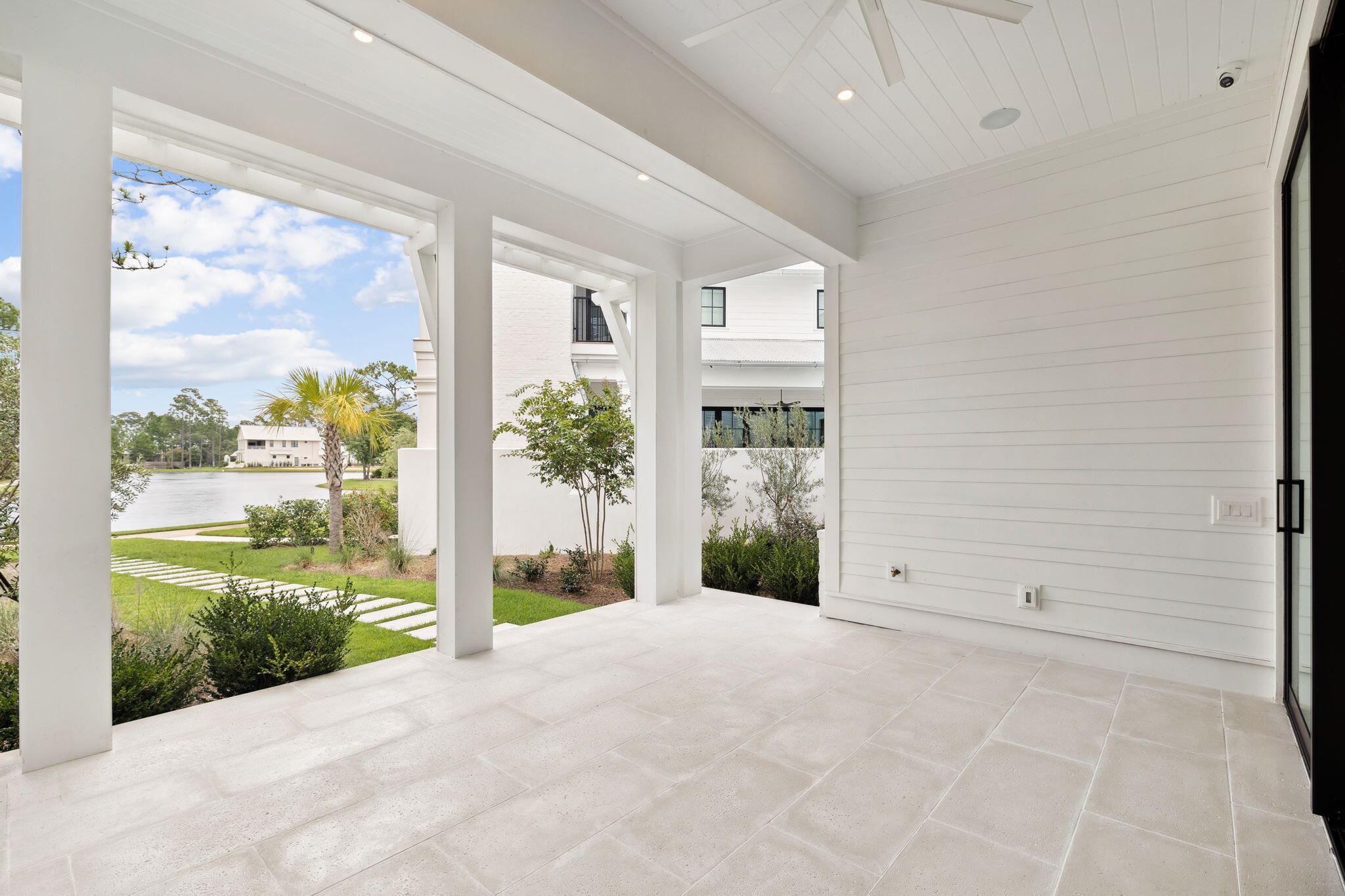 CHURCHILL OAKS - Residential