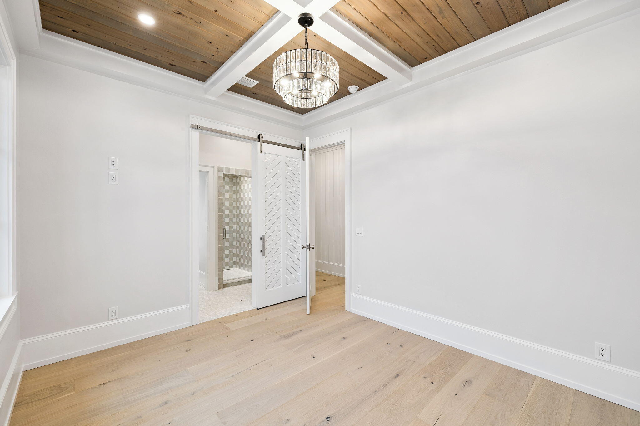CHURCHILL OAKS - Residential