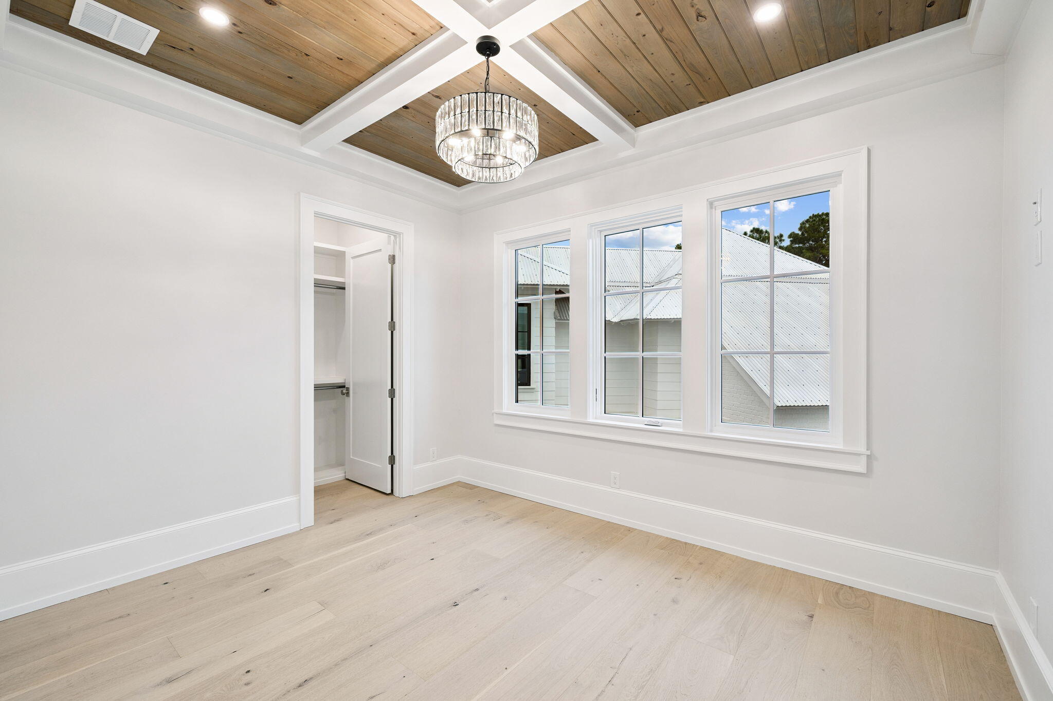 CHURCHILL OAKS - Residential