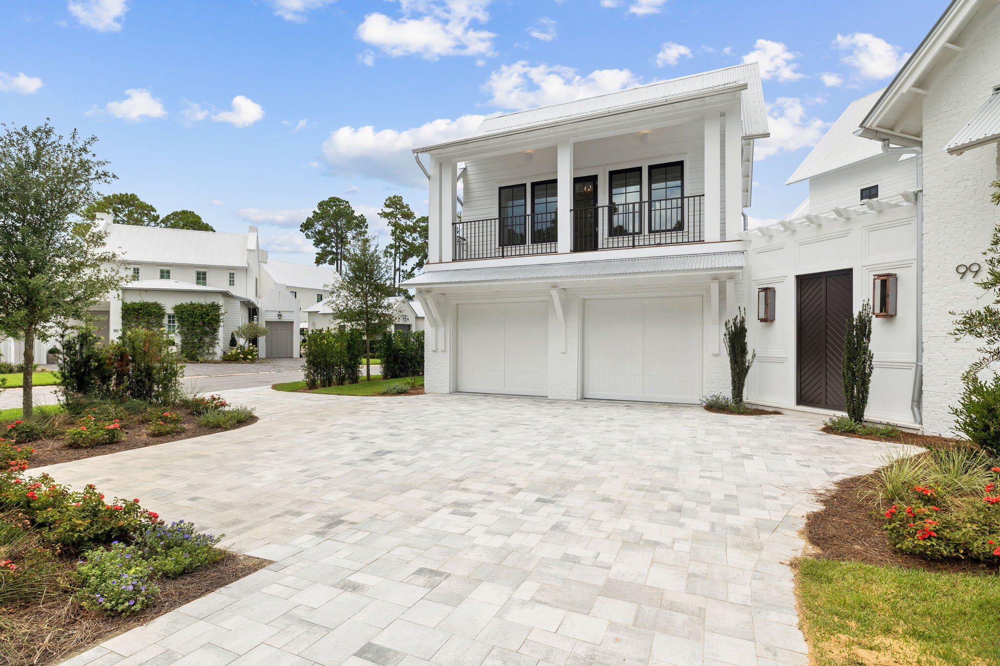 CHURCHILL OAKS - Residential