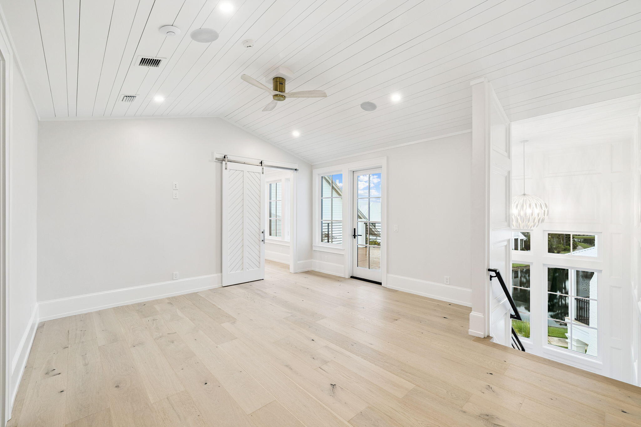 CHURCHILL OAKS - Residential