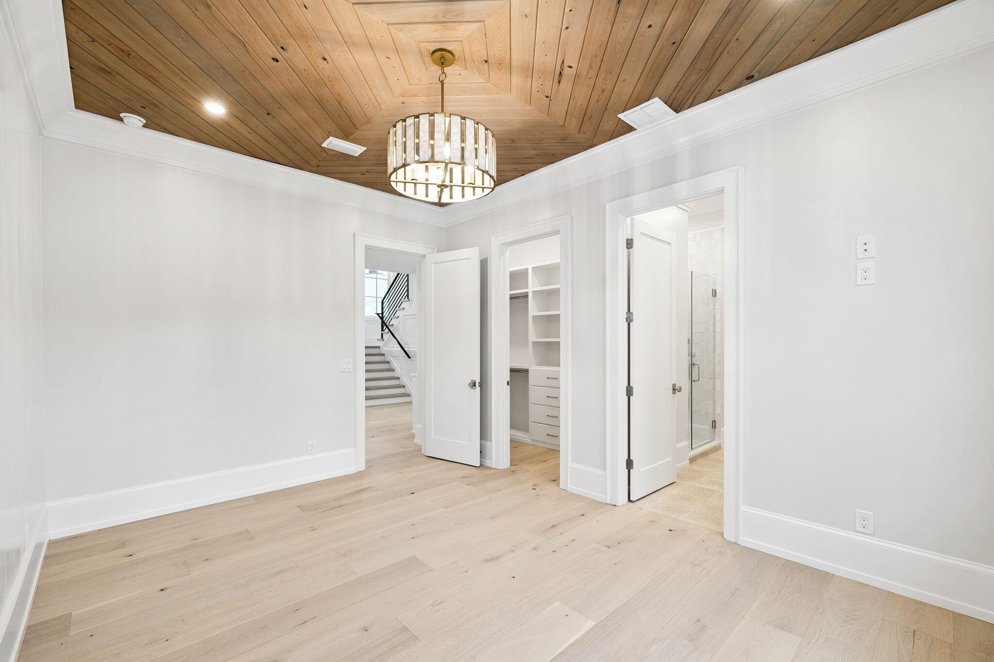 CHURCHILL OAKS - Residential