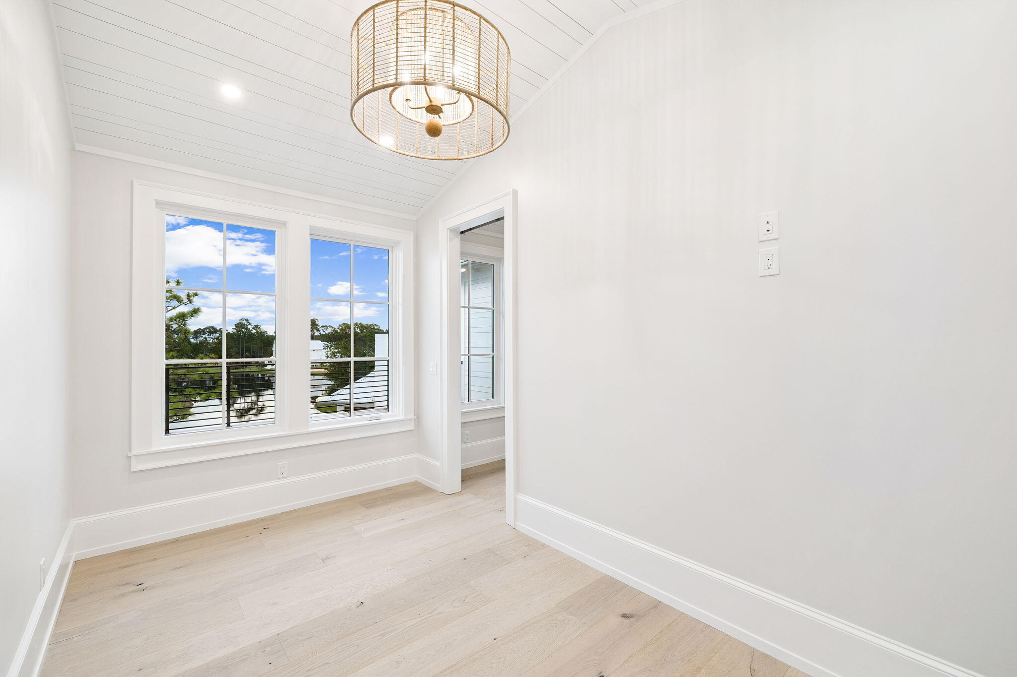 CHURCHILL OAKS - Residential