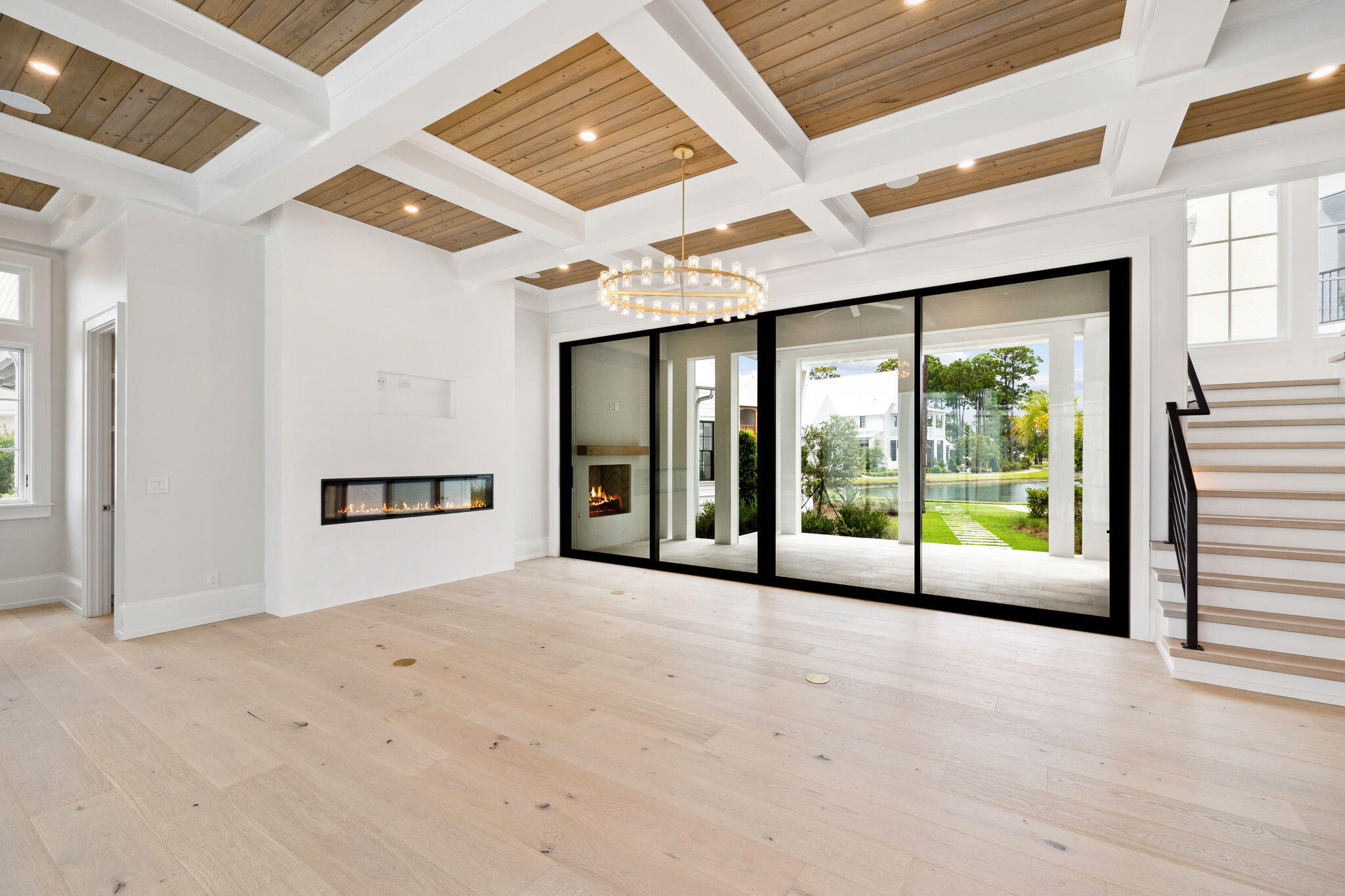 CHURCHILL OAKS - Residential