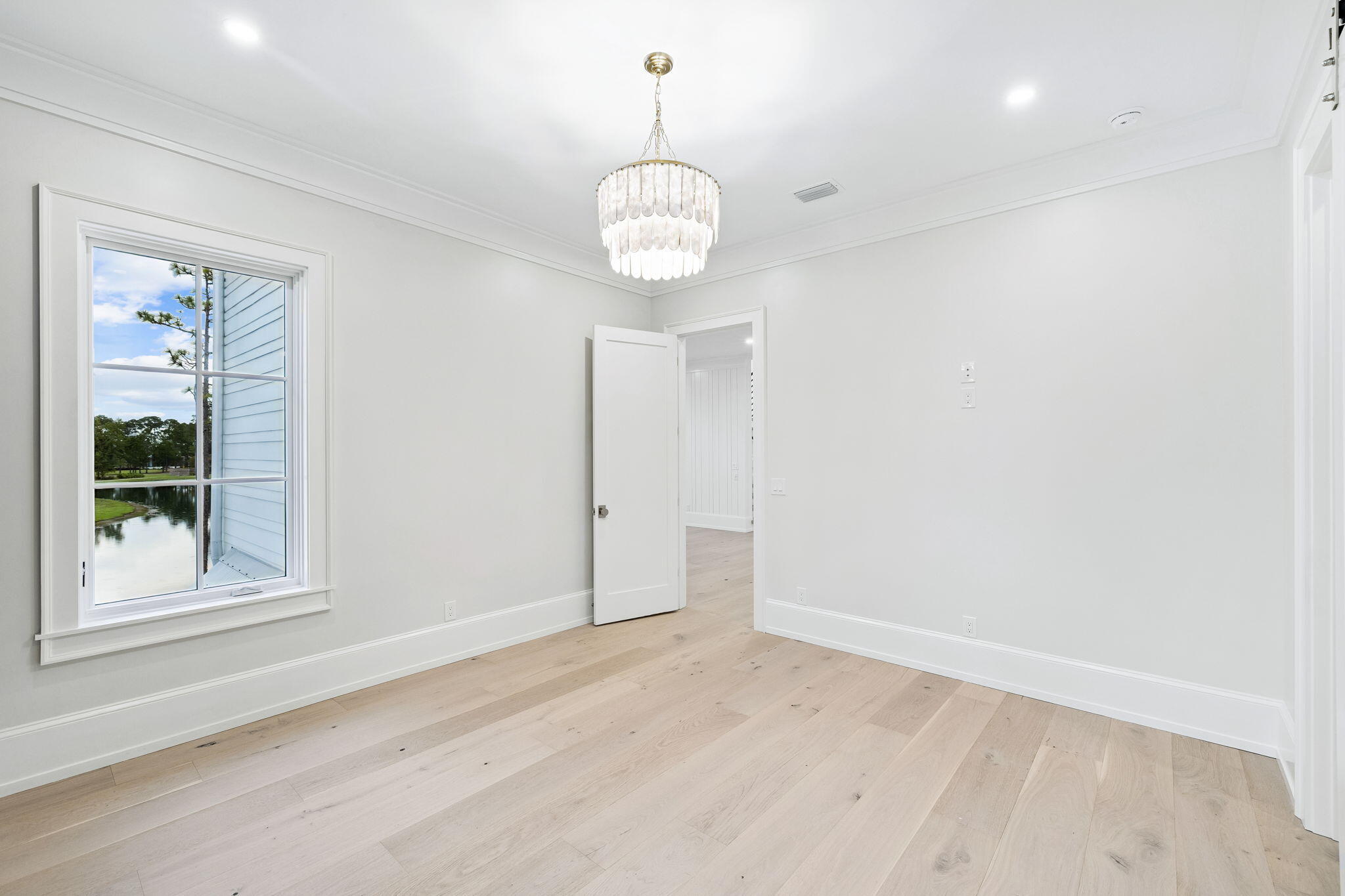 CHURCHILL OAKS - Residential