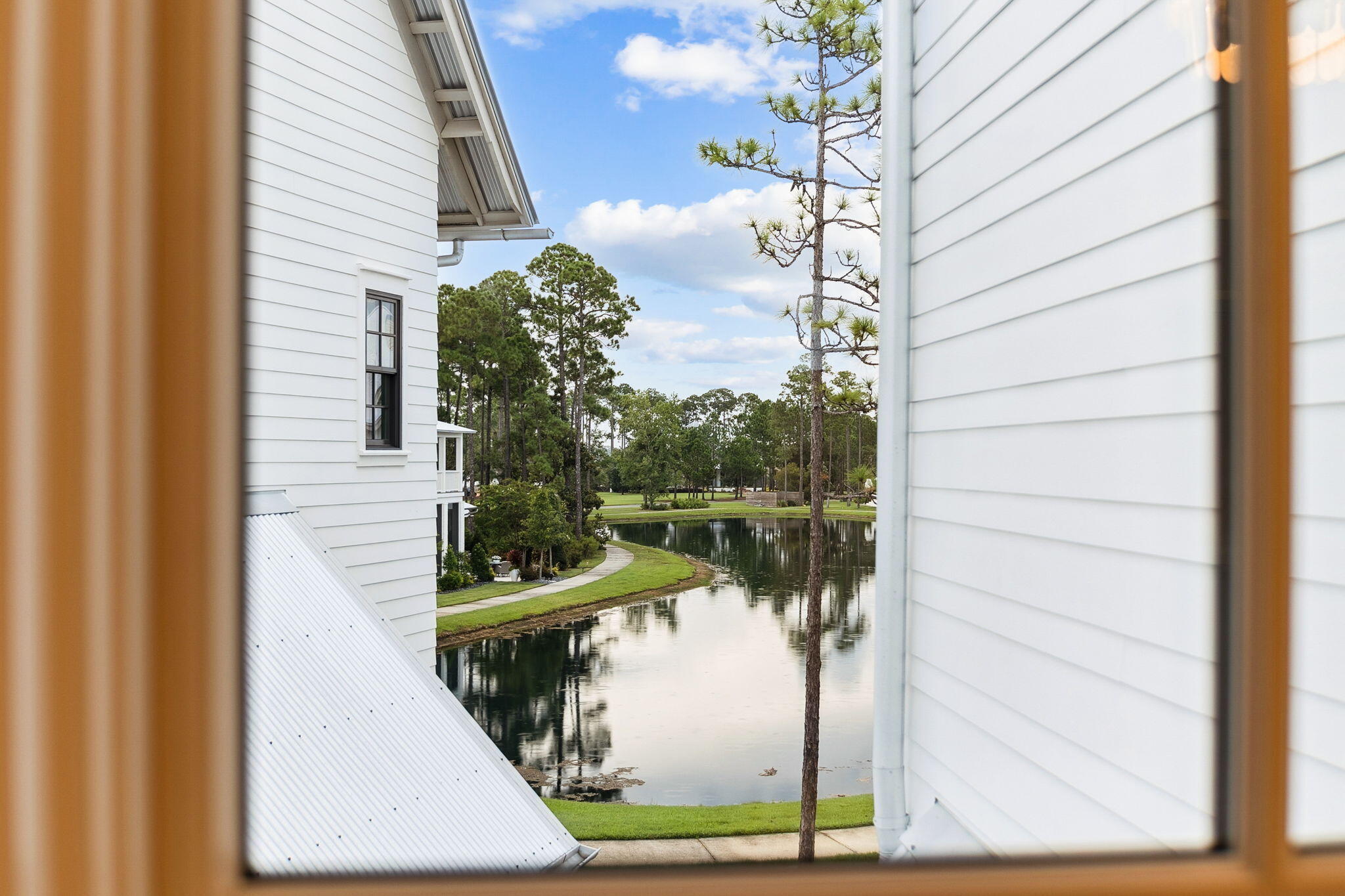 CHURCHILL OAKS - Residential