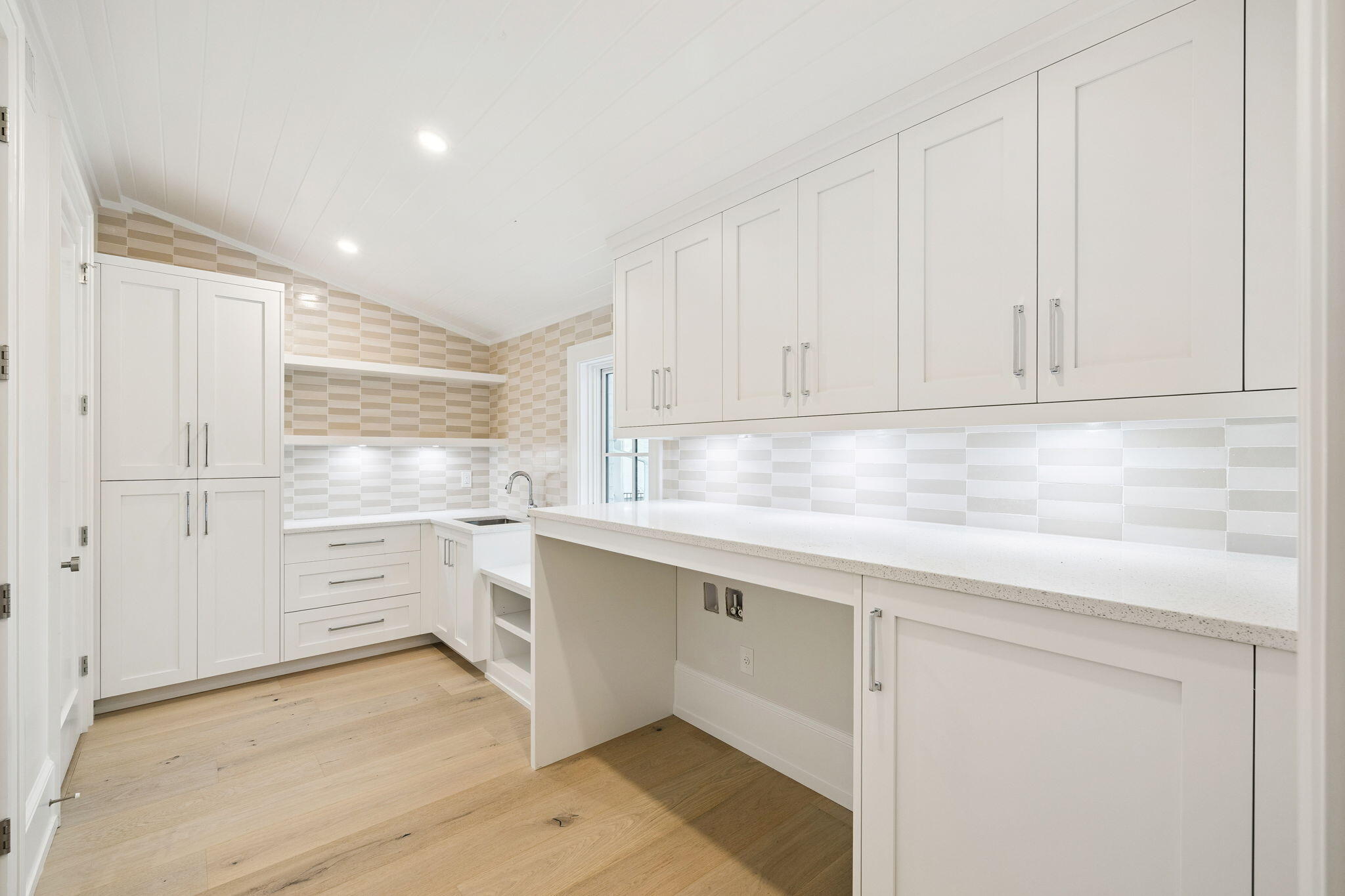 CHURCHILL OAKS - Residential