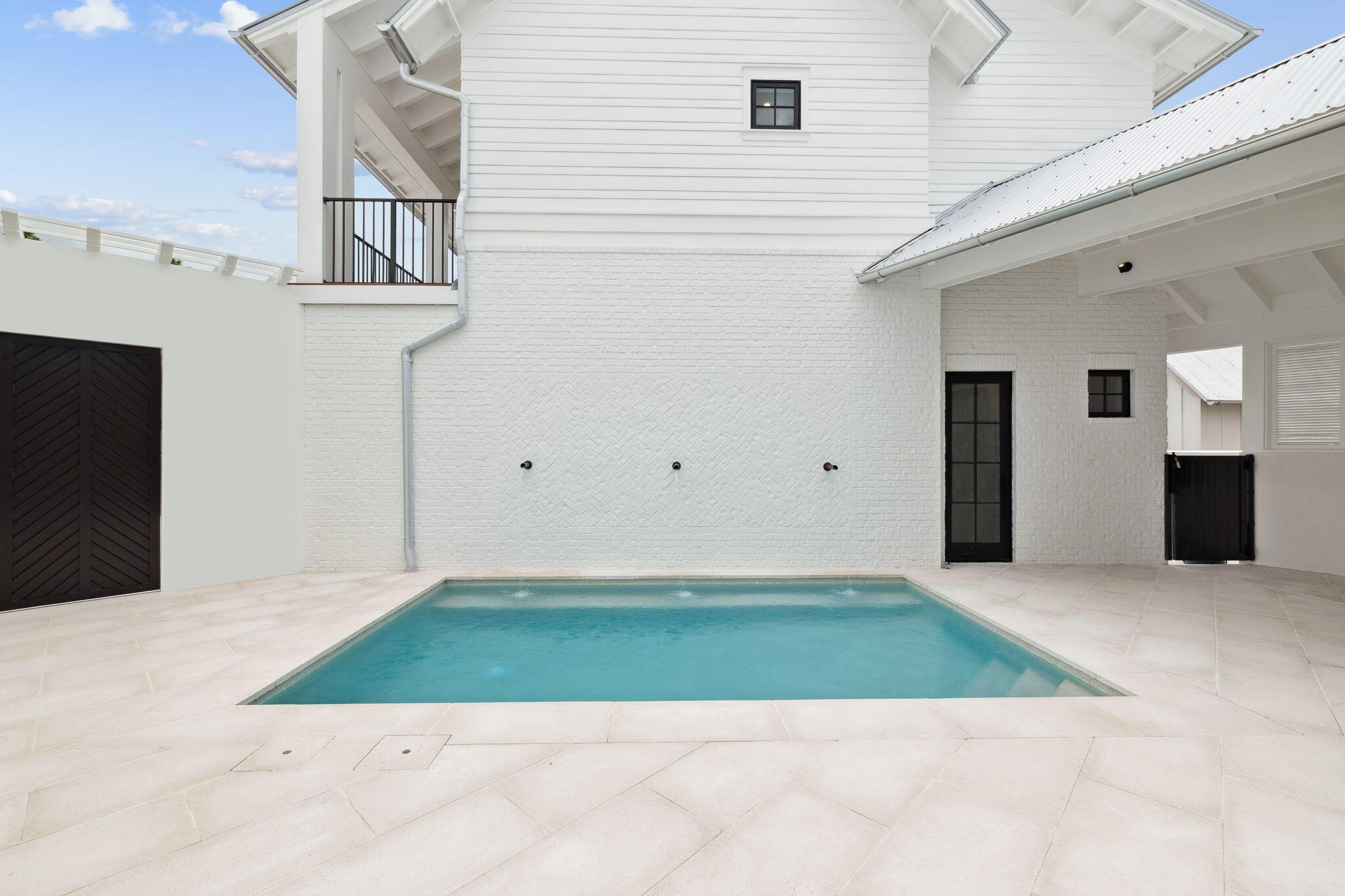 CHURCHILL OAKS - Residential