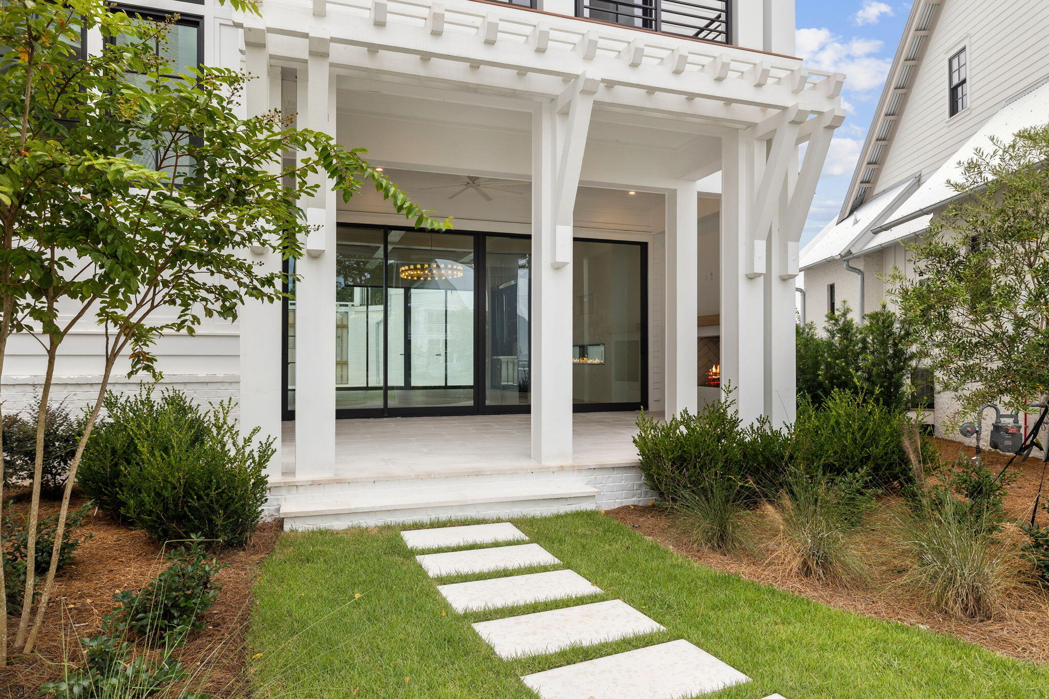CHURCHILL OAKS - Residential