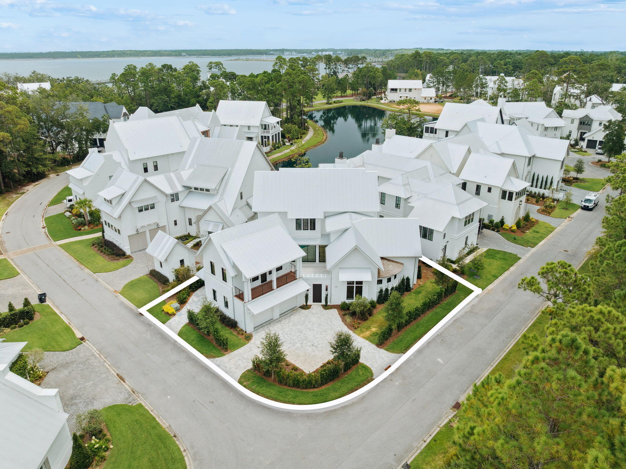 CHURCHILL OAKS - Residential