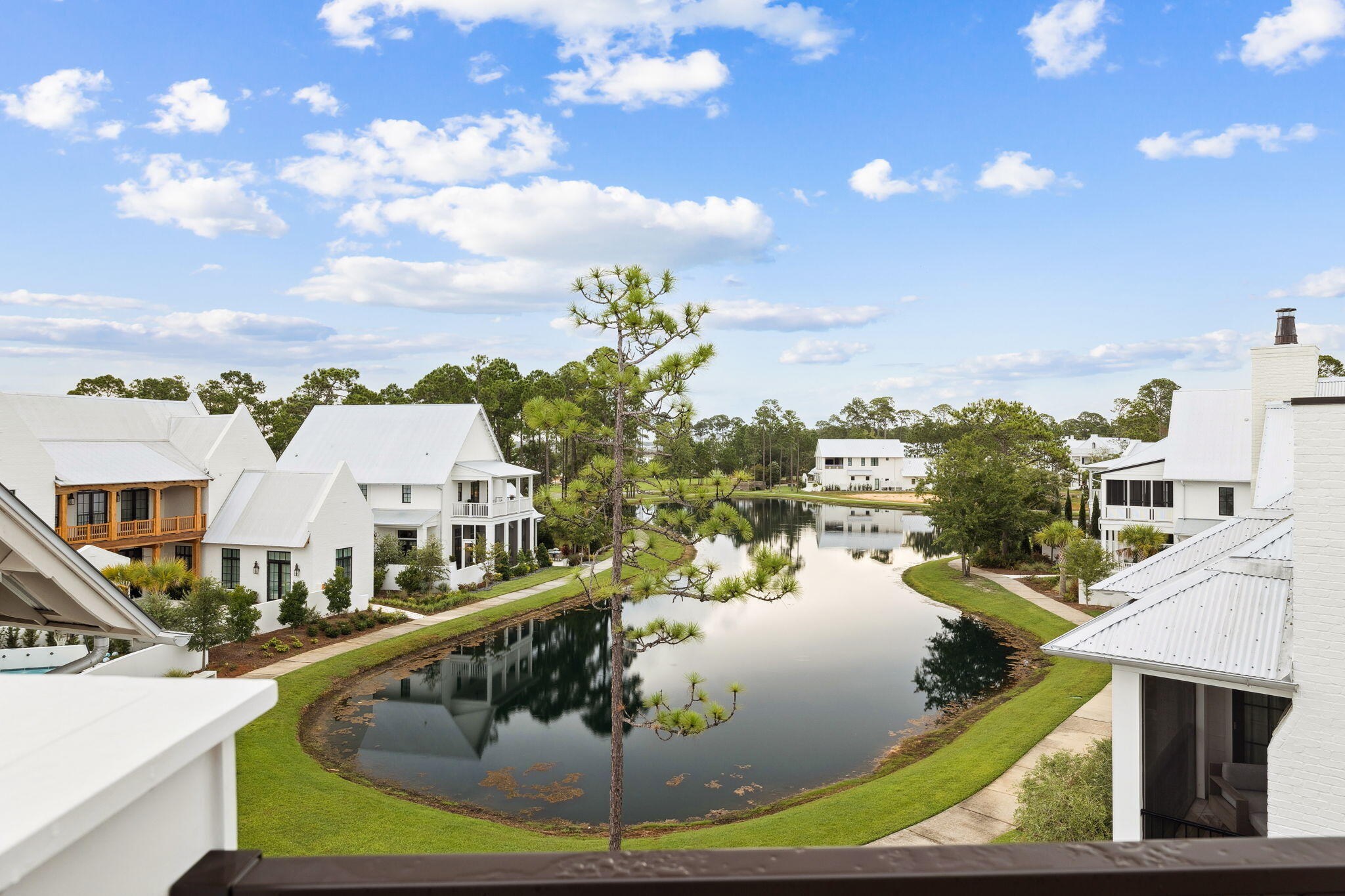 CHURCHILL OAKS - Residential