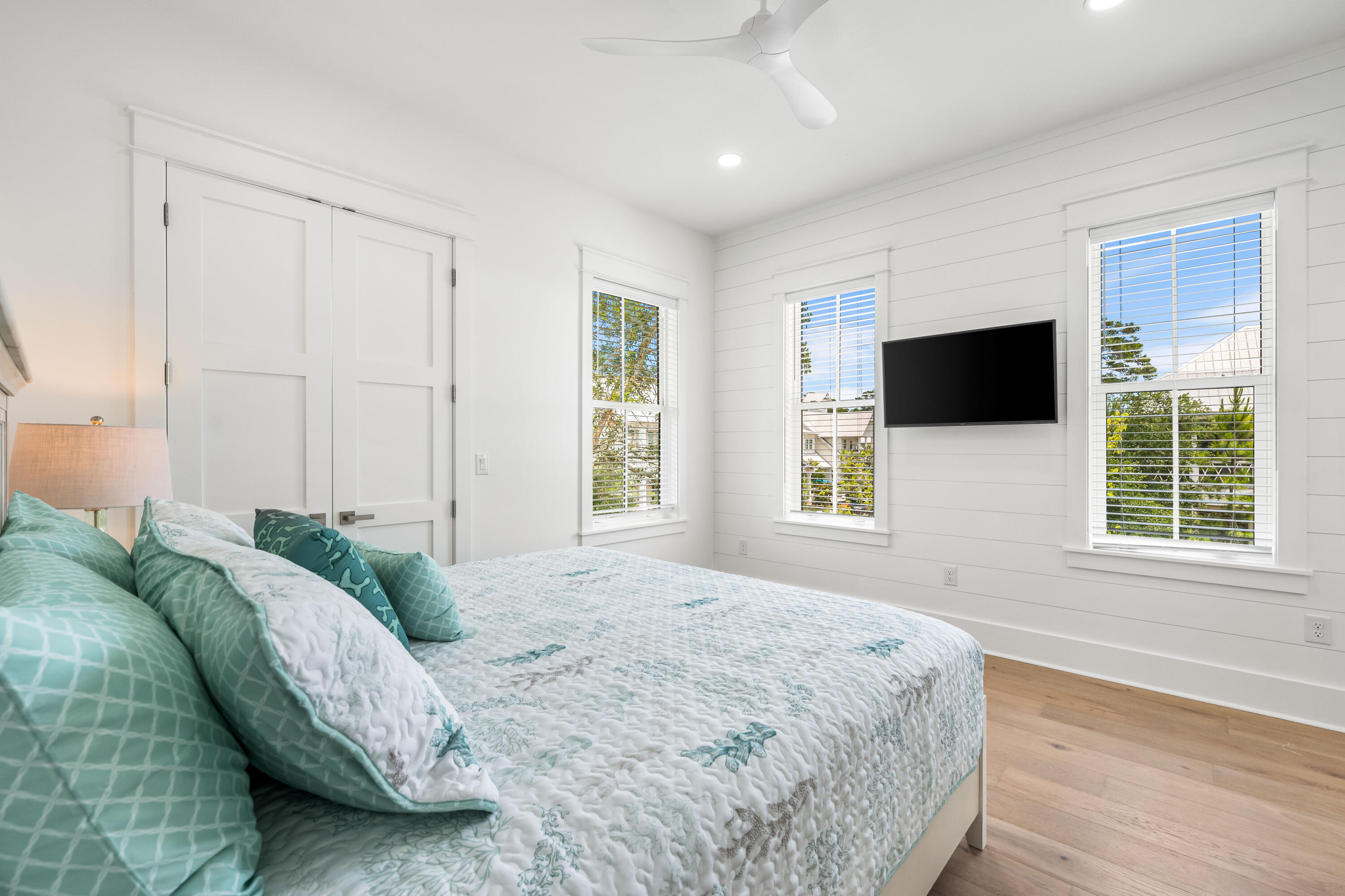 LAKESIDE AT BLUE MOUNTAIN BEACH - Residential