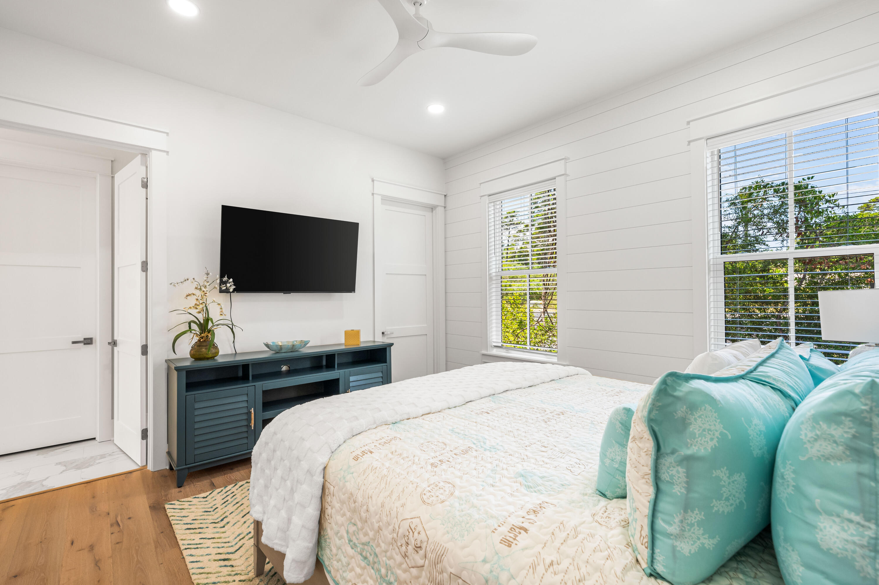 LAKESIDE AT BLUE MOUNTAIN BEACH - Residential