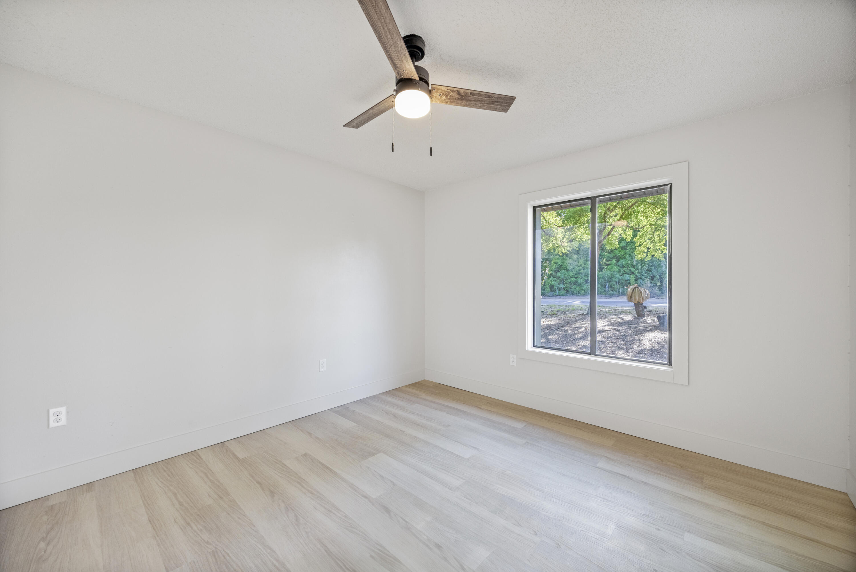 VALPARAISO P/C #5 LOT 8 & S25 FT LOT 9 - Residential