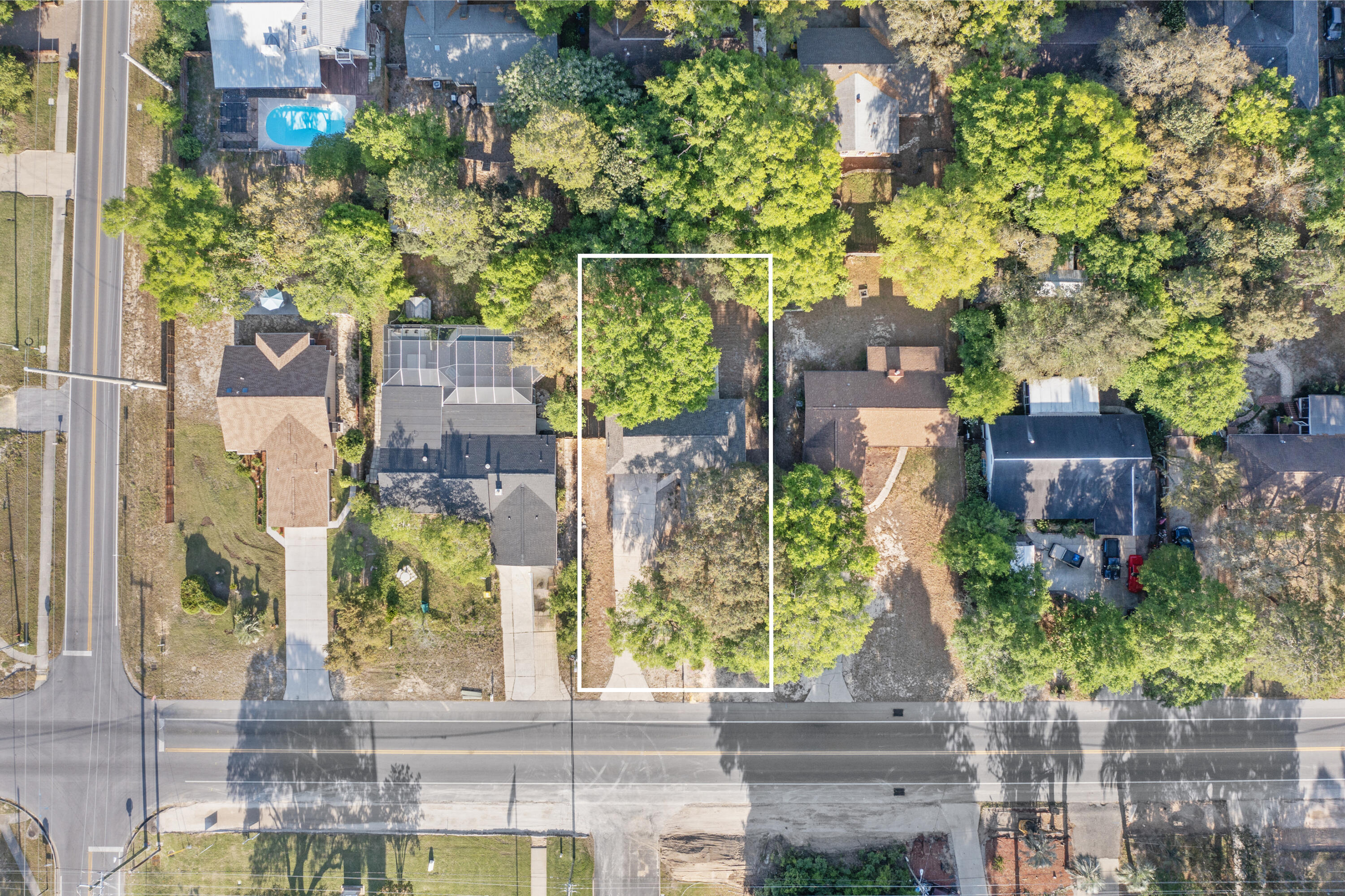 VALPARAISO P/C #5 LOT 8 & S25 FT LOT 9 - Residential