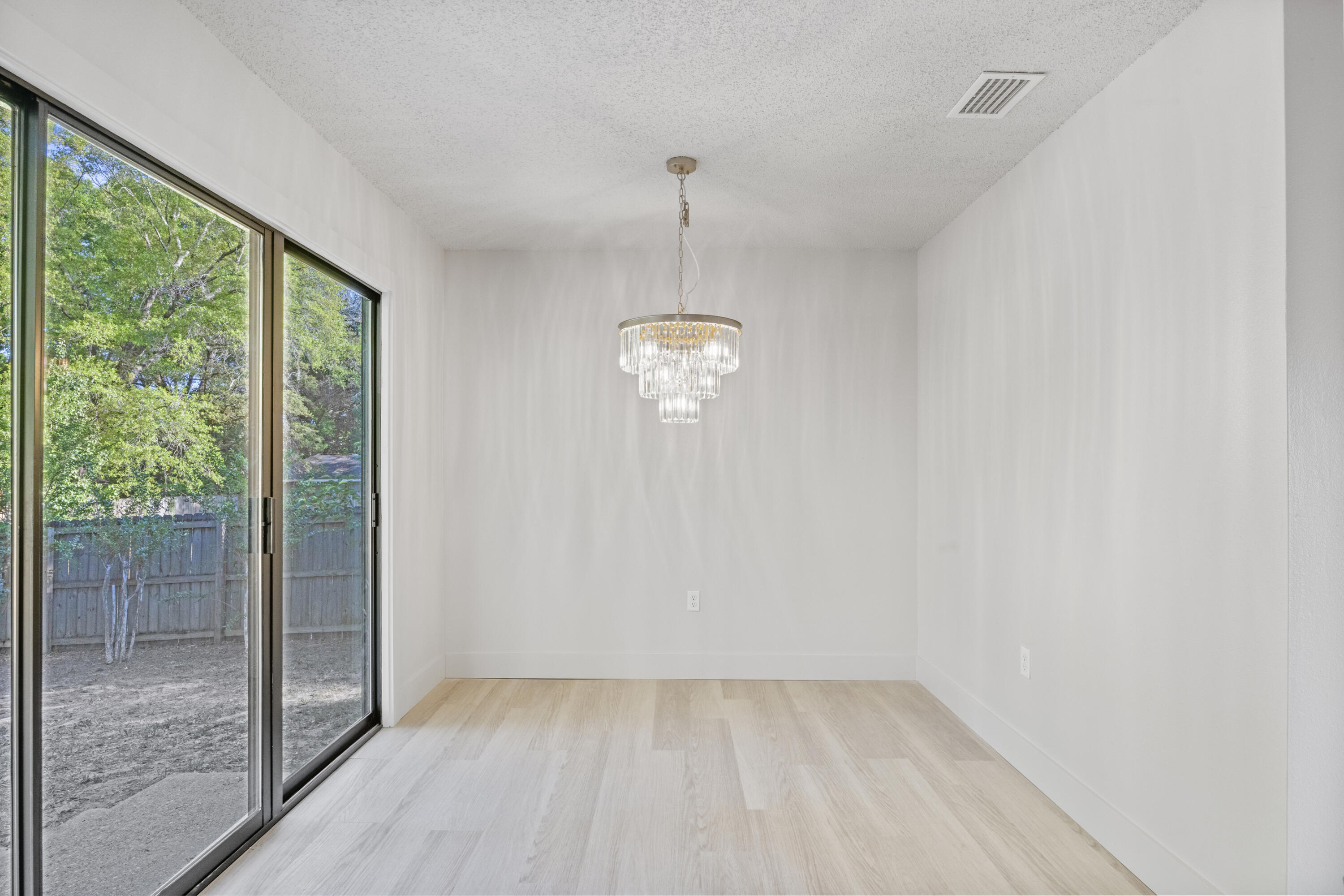 VALPARAISO P/C #5 LOT 8 & S25 FT LOT 9 - Residential