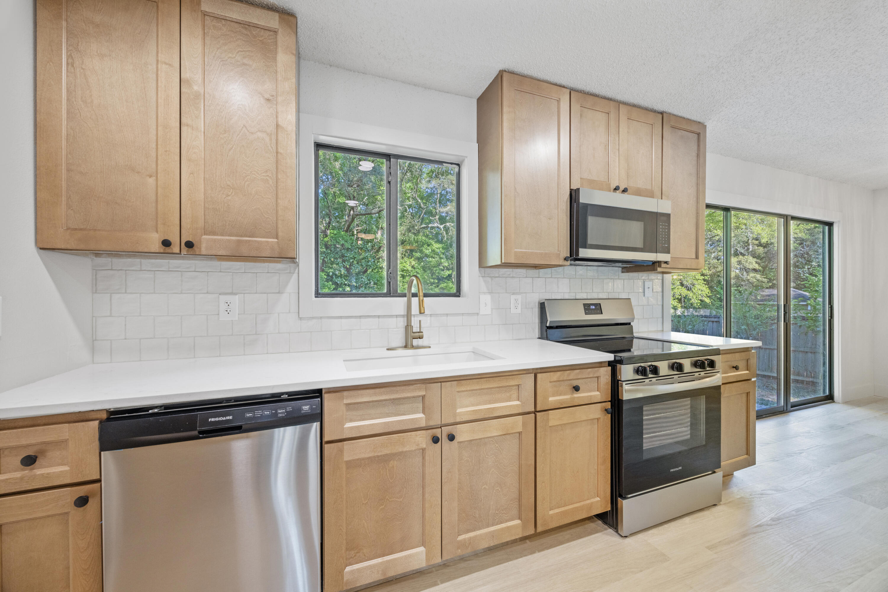 VALPARAISO P/C #5 LOT 8 & S25 FT LOT 9 - Residential