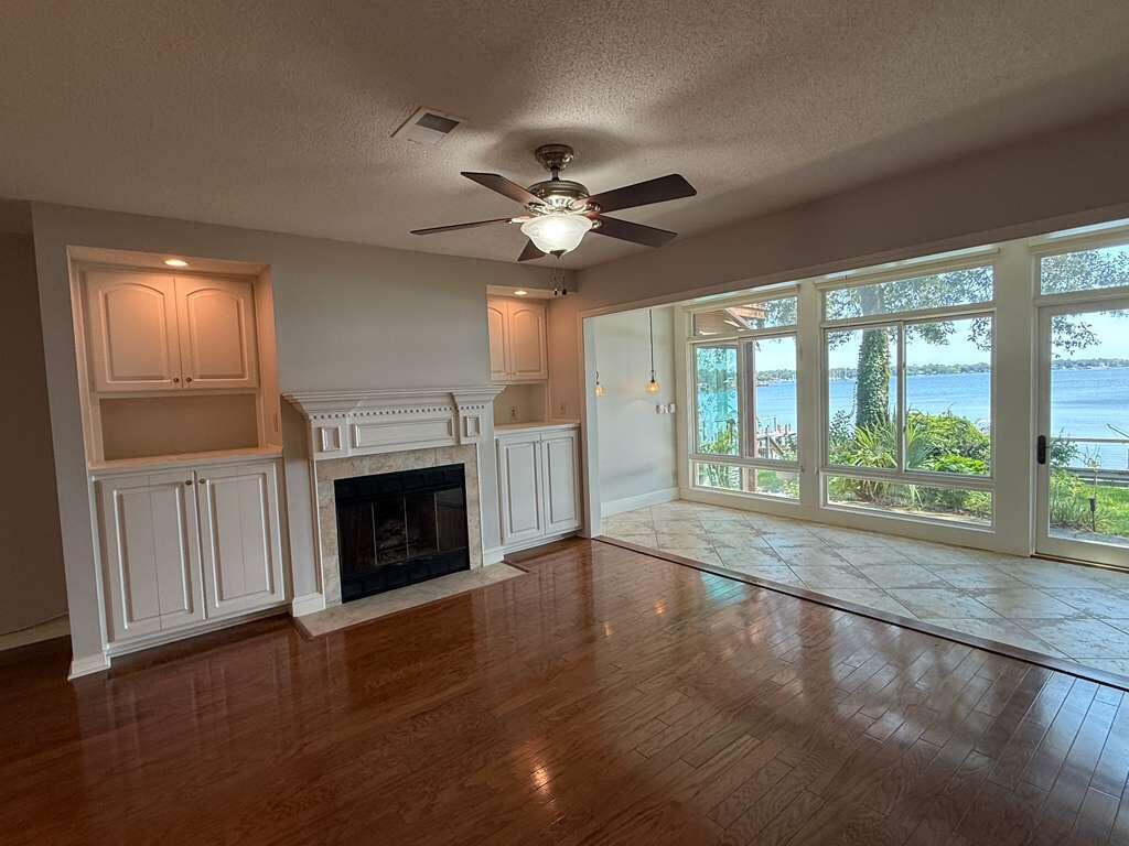 WATER OAKS 4 T/H - Residential Lease