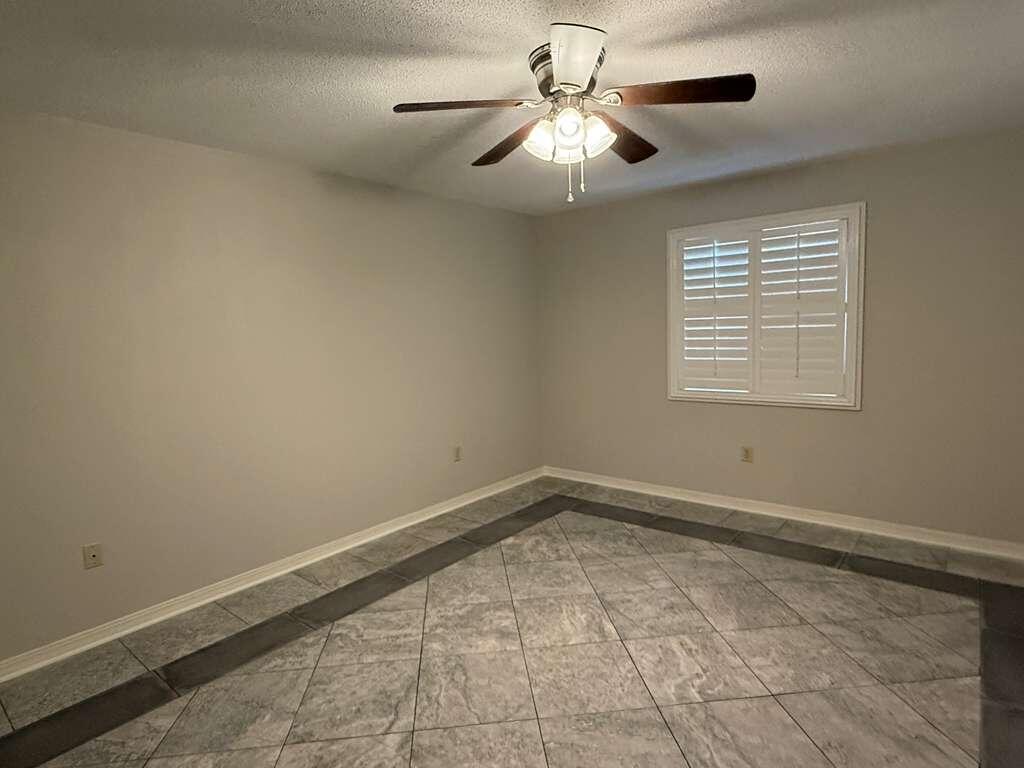 WATER OAKS 4 T/H - Residential Lease