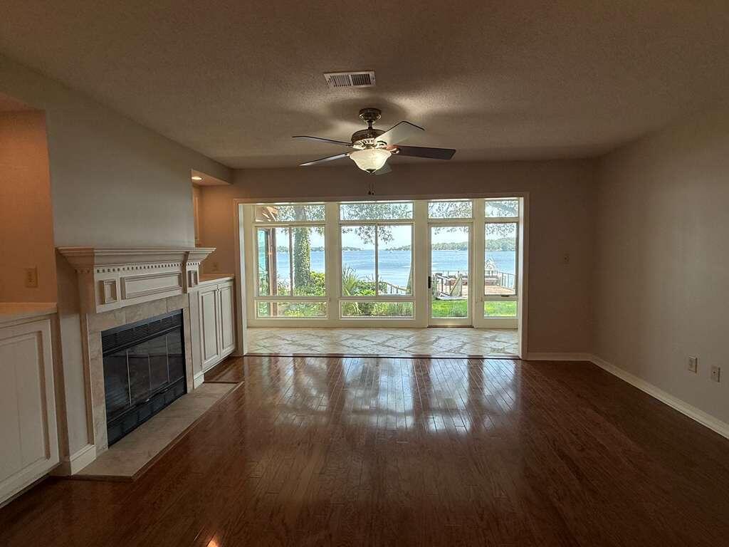 WATER OAKS 4 T/H - Residential Lease
