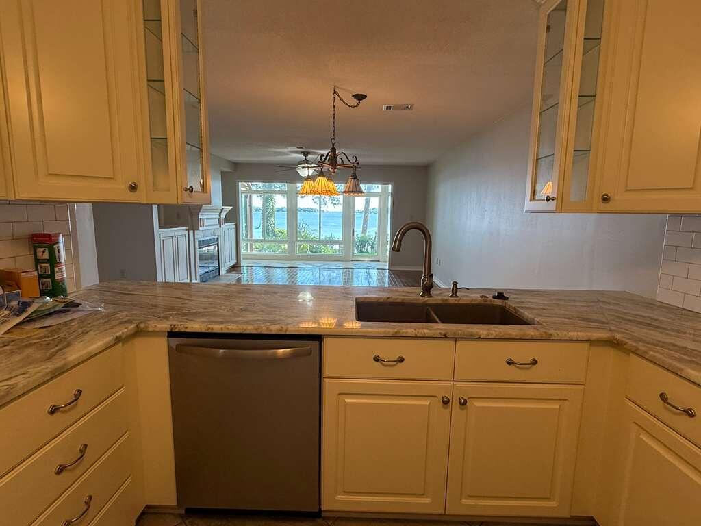 WATER OAKS 4 T/H - Residential Lease
