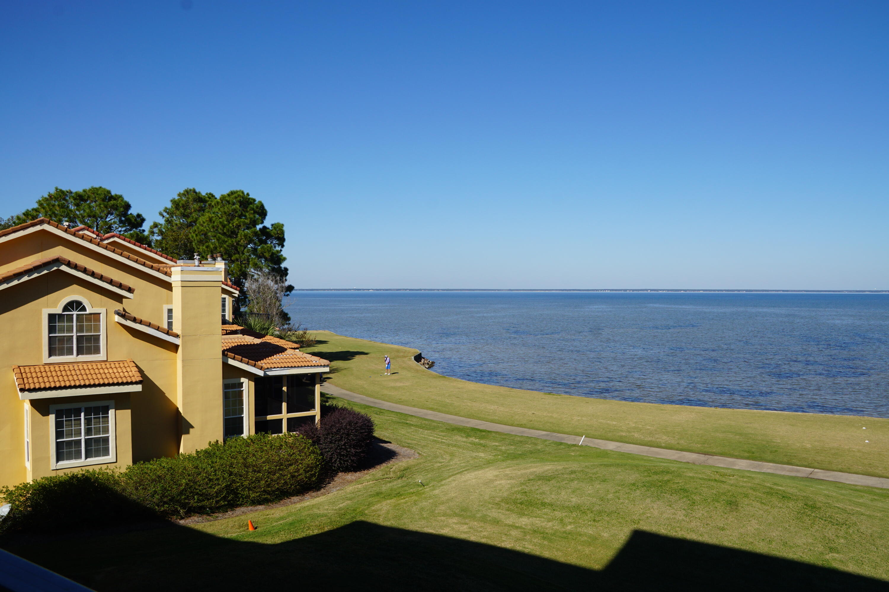PLAYERS CLUB ON THE BAY - Residential