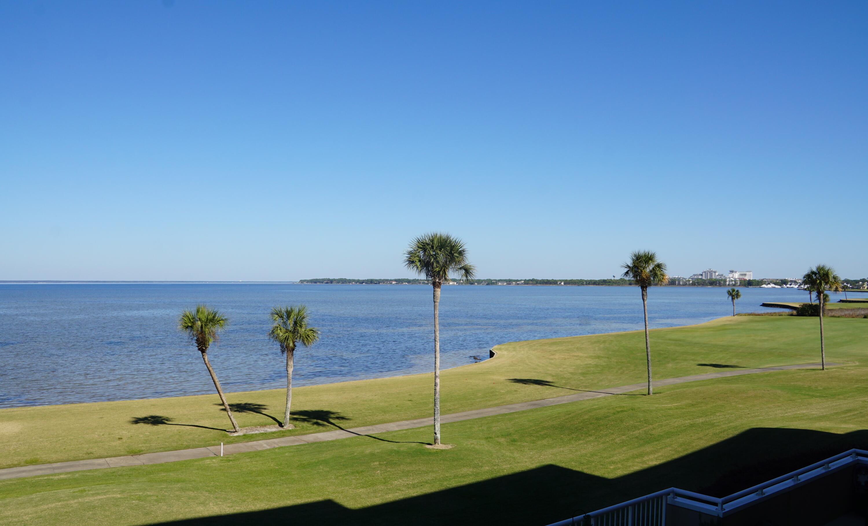 PLAYERS CLUB ON THE BAY - Residential
