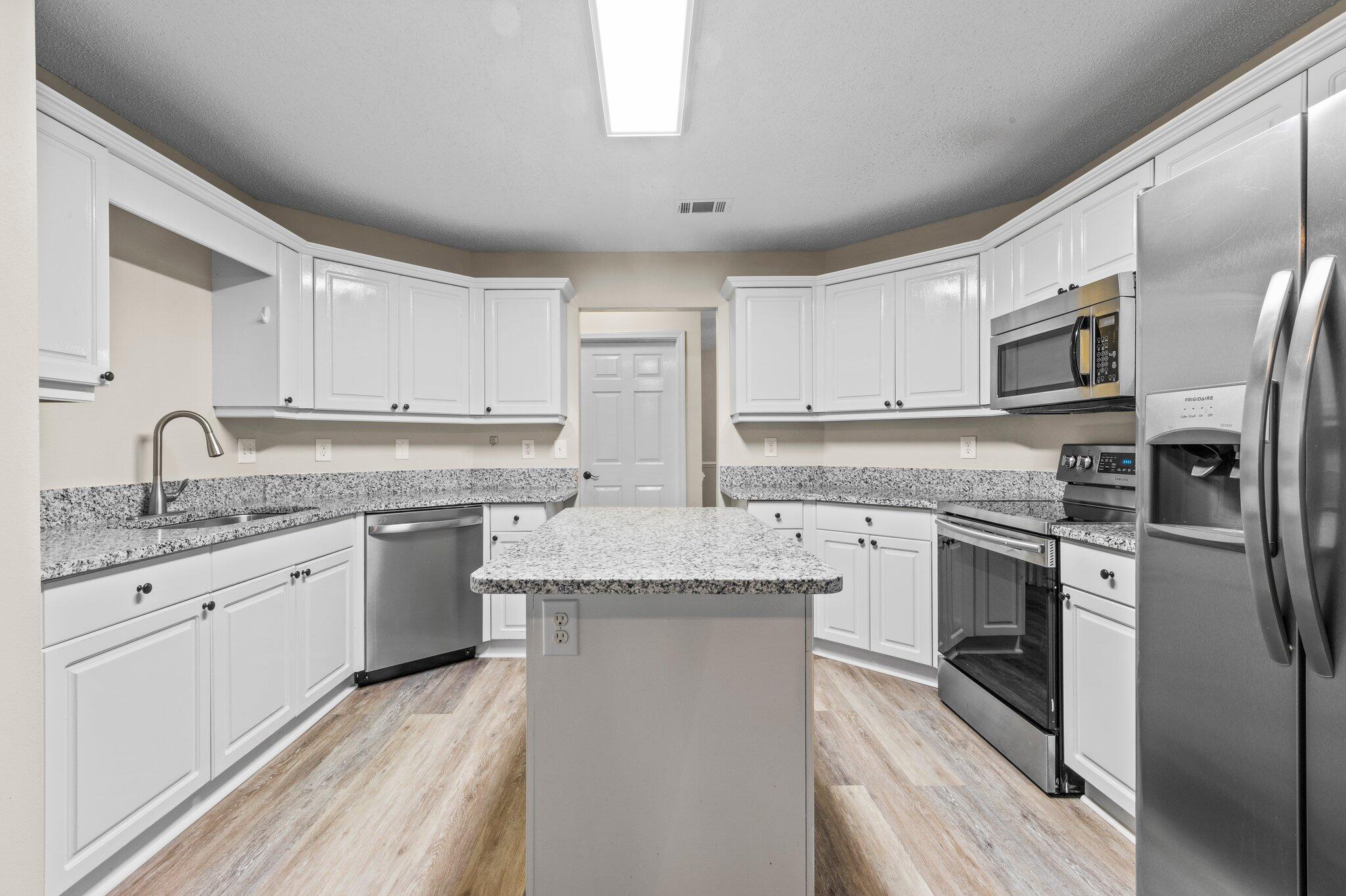 COUNTRYVIEW ESTATES 4TH ADDN PH 5 - Residential Lease