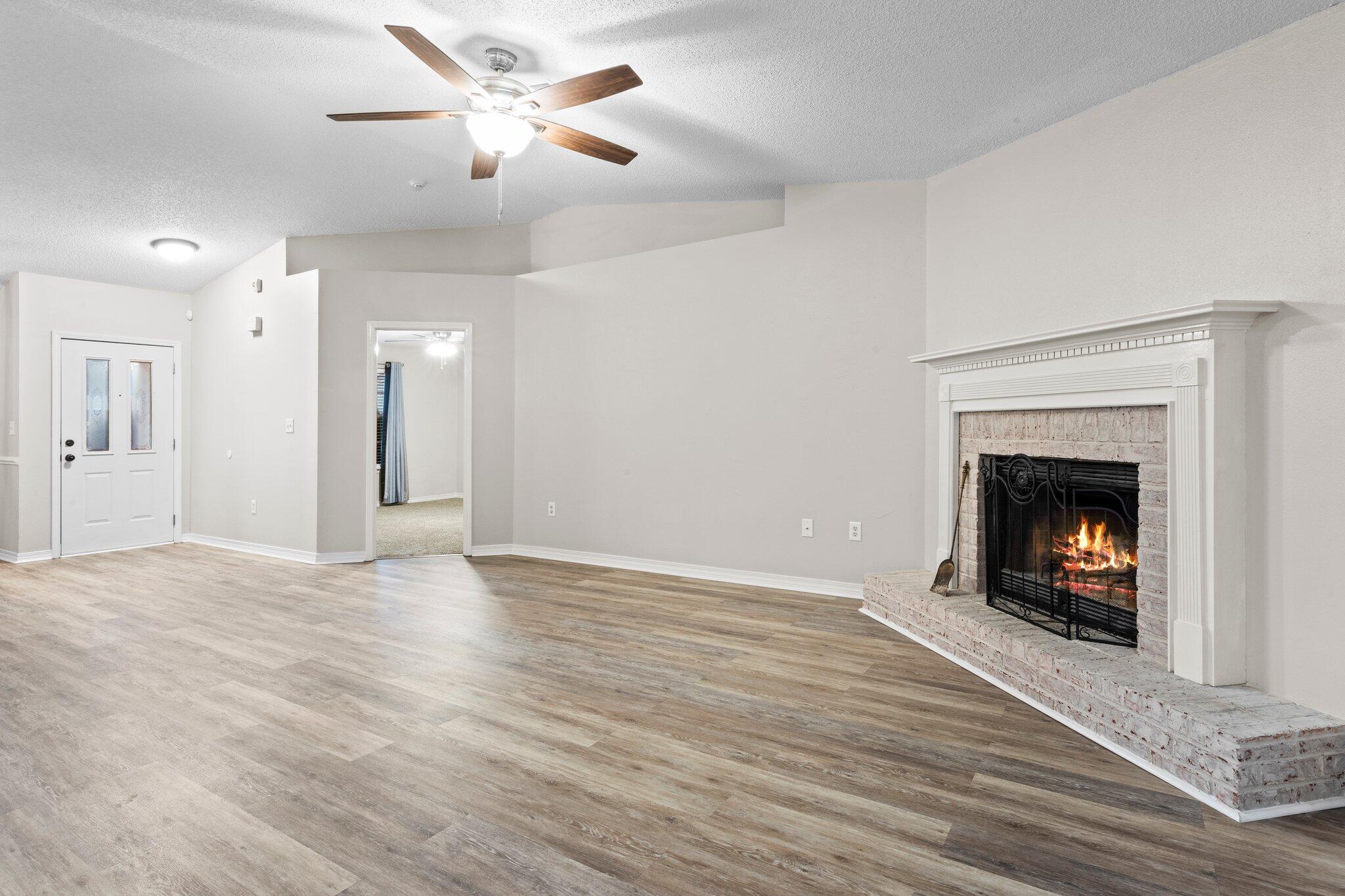 COUNTRYVIEW ESTATES 4TH ADDN PH 5 - Residential Lease