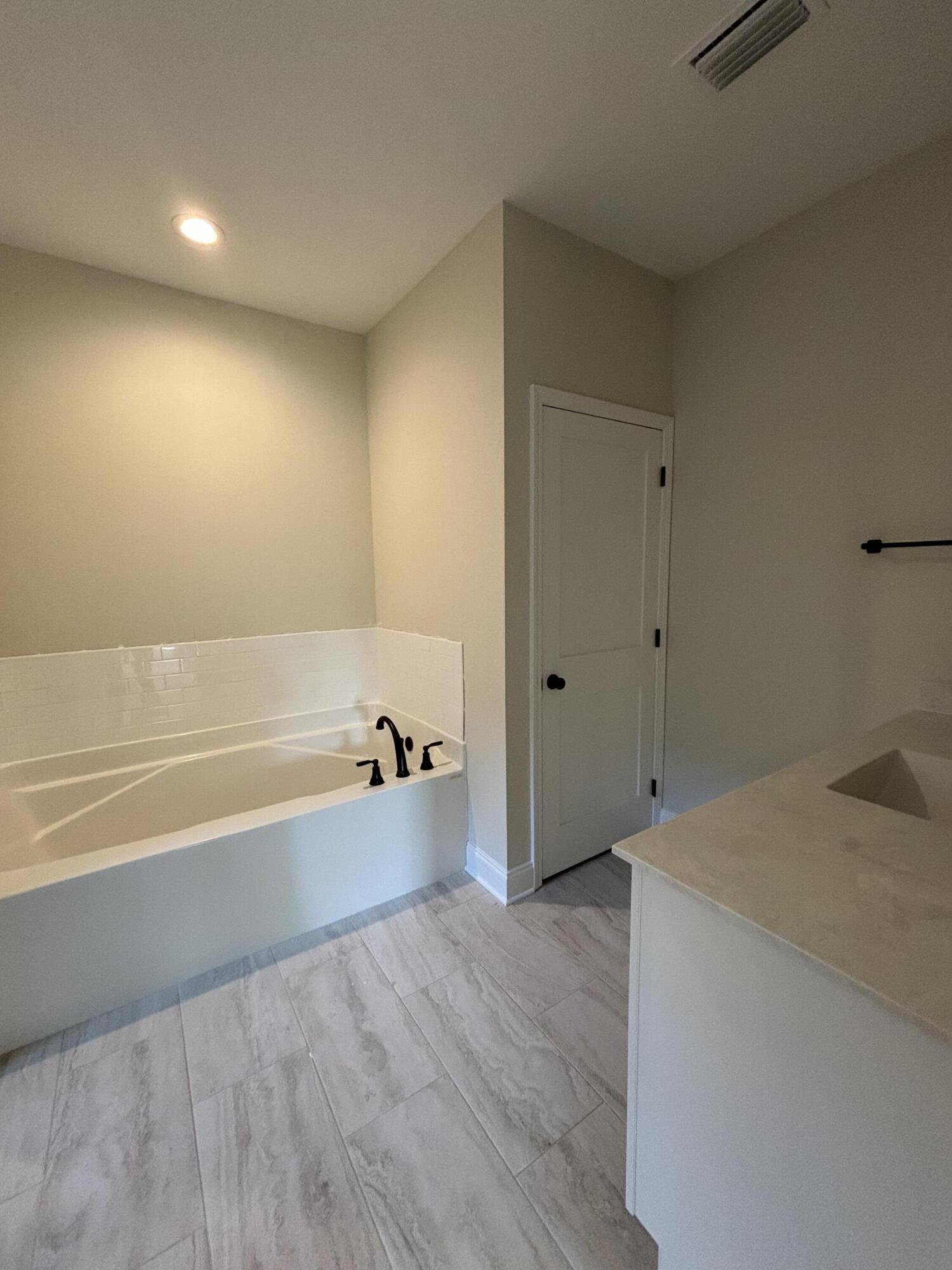 LlOYD & HETHERINGTON - Residential